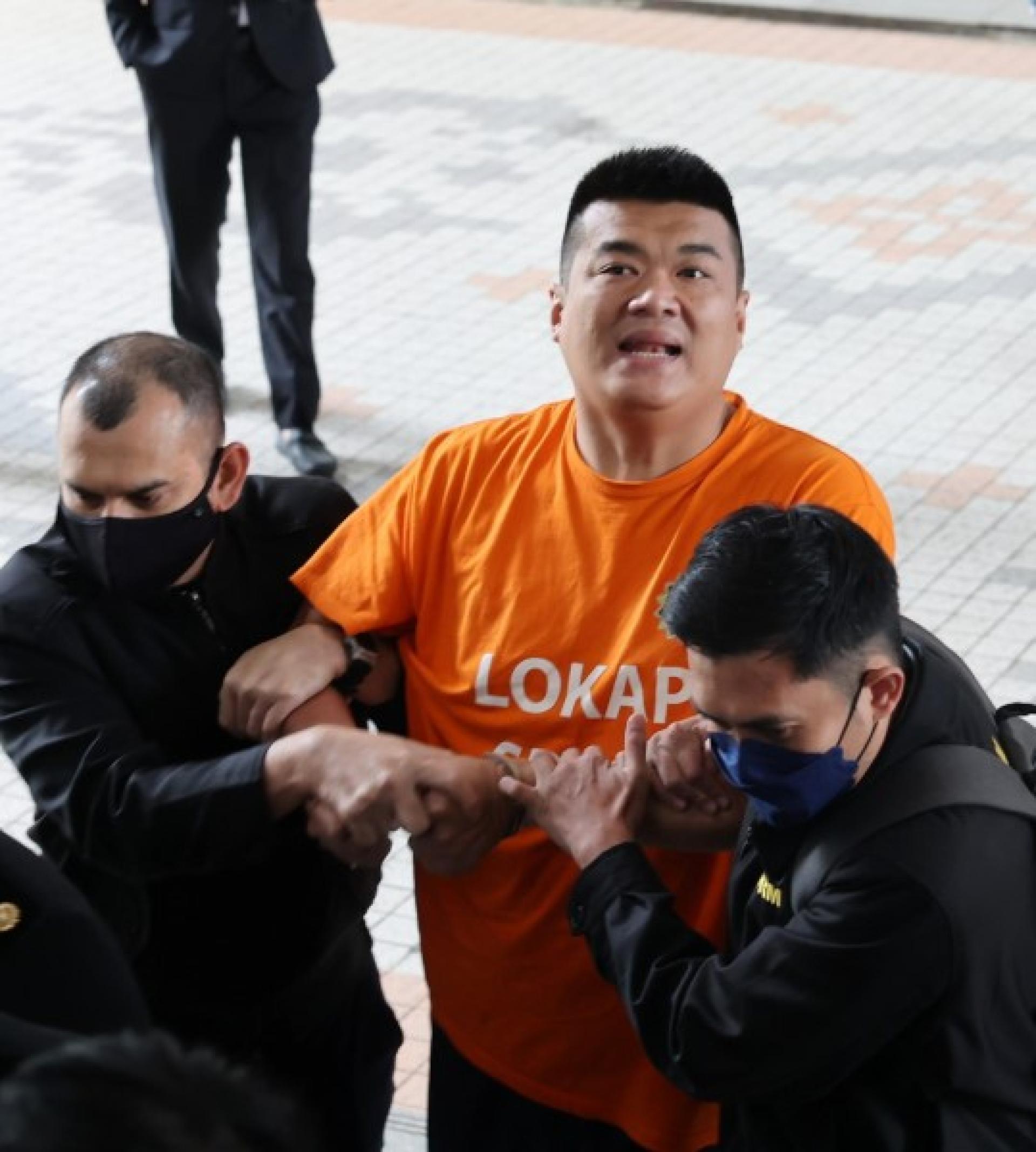 刁健城日前被反贪会押上布城推事庭申请延扣助查。