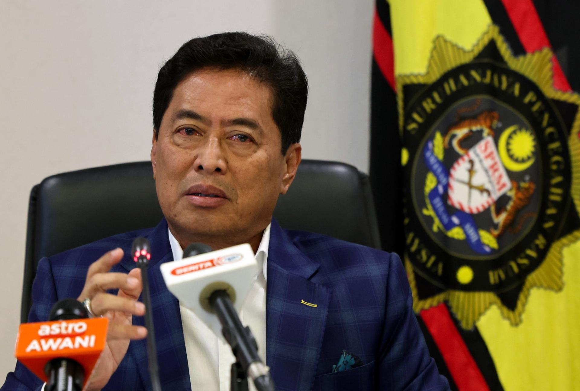 阿占巴基的任期是否第四度延长？政府表示，会根据表现评估、机构需求以及适时考虑因素来决定。