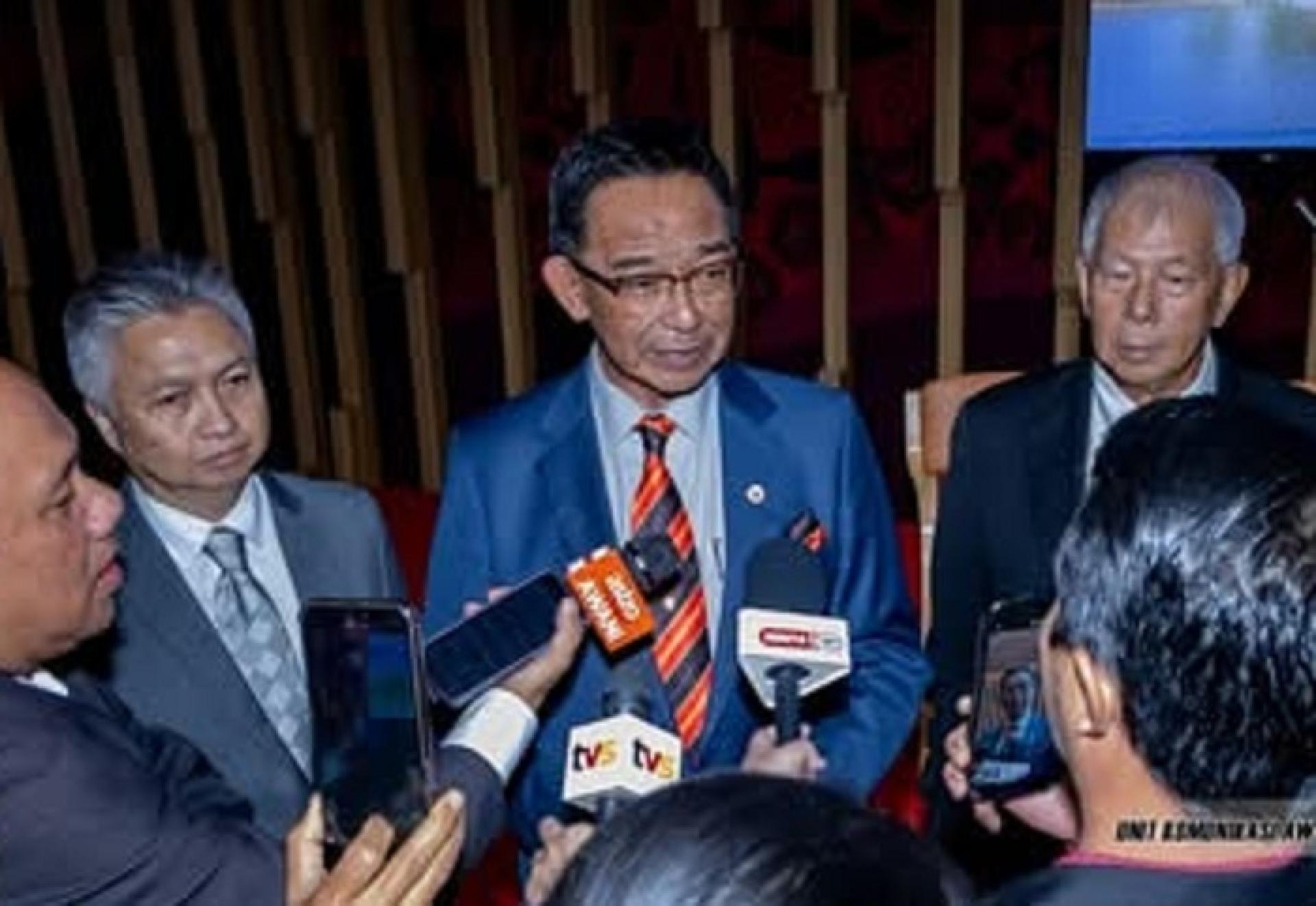 拿督斯里阿都卡林受访一瞥。