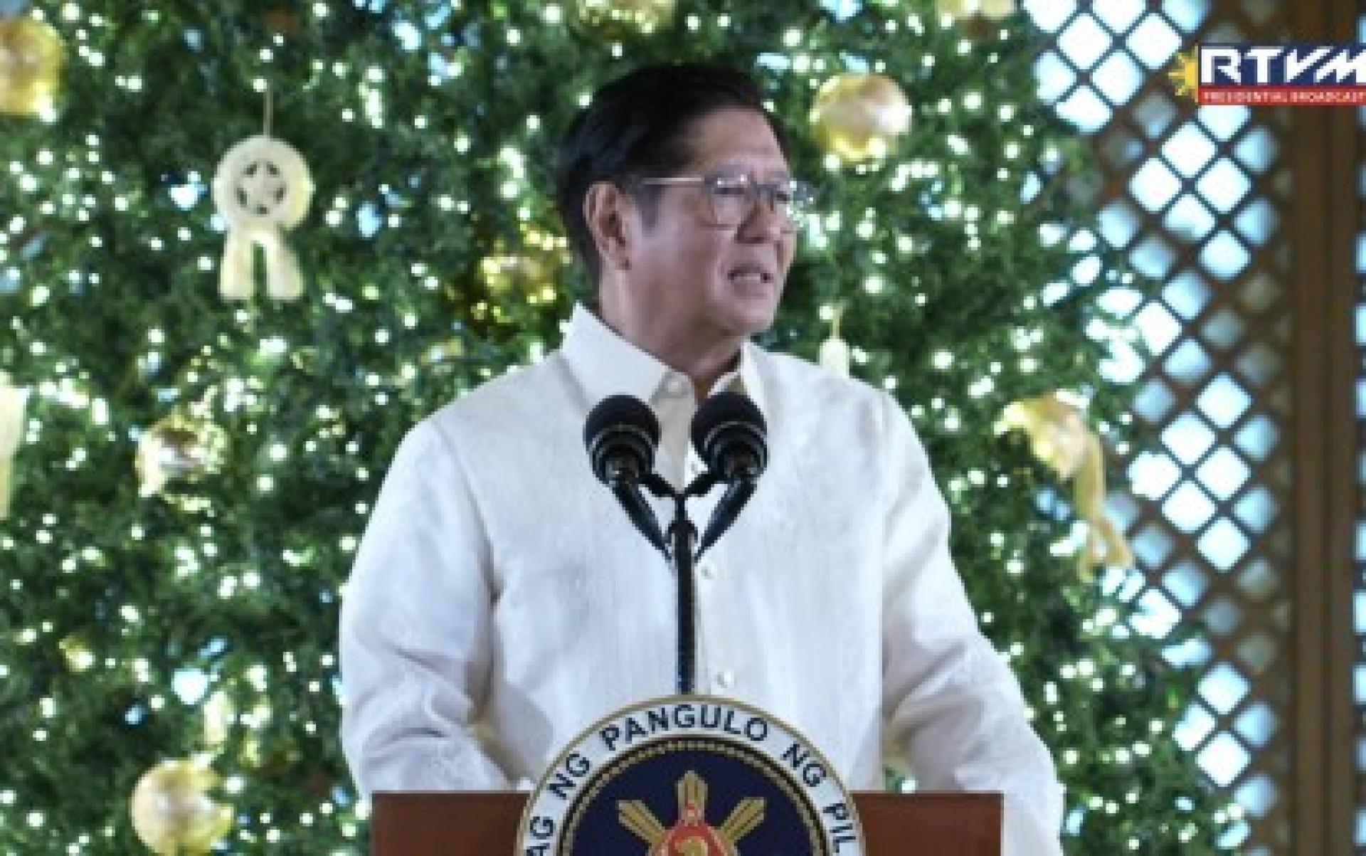 菲律宾总统马可仕周三在马拉坎南宫出席2025年“嘉灵博奖”颁奖礼时强调廉政与问责，敦促各级政府机关效仿基层村社在透明治理与创新服务上的典范。