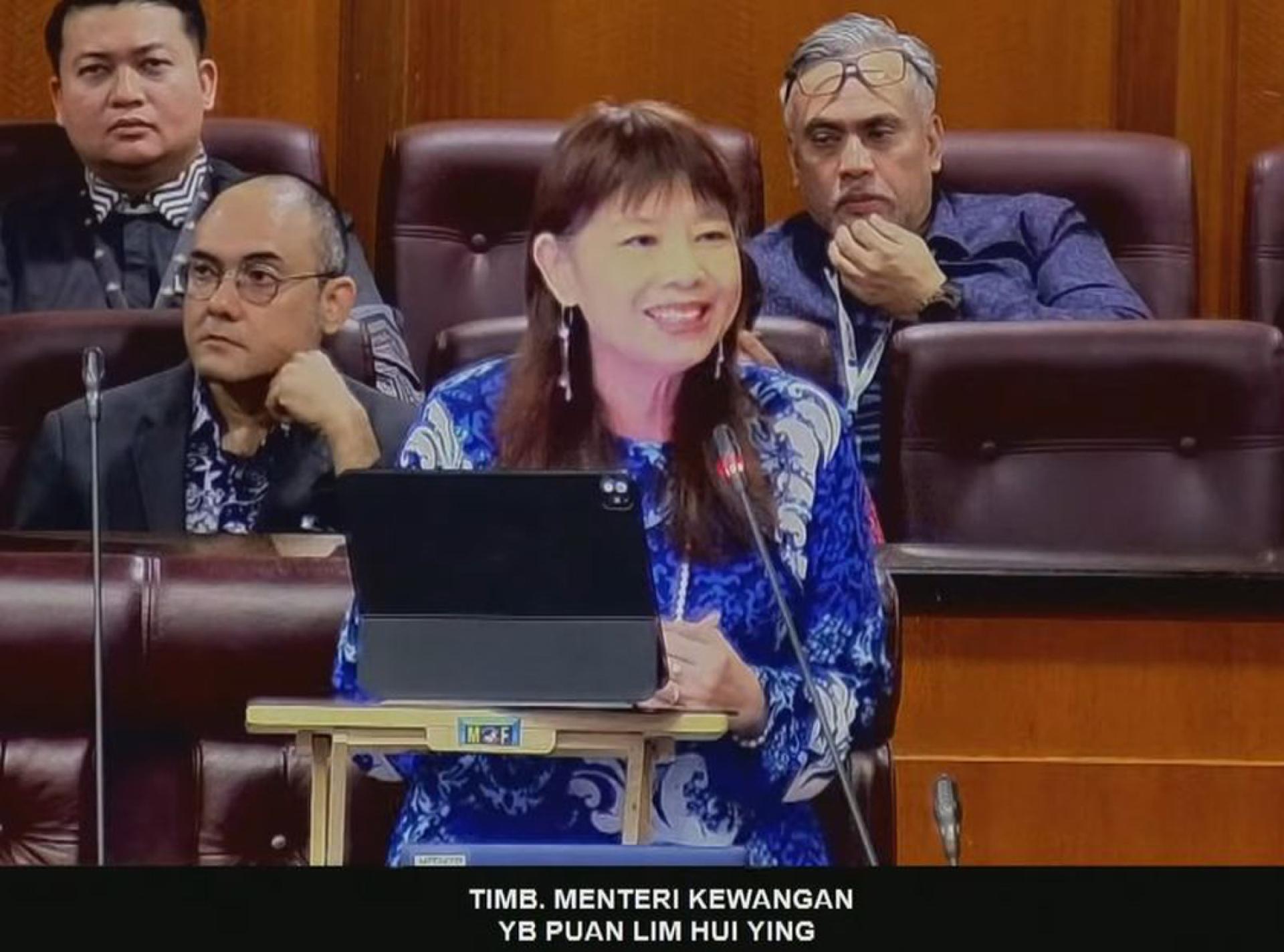 林慧英：自去年8月1日落实电子发票以来，批发和零售贸易被鉴定为税收流失风险最高的行业。