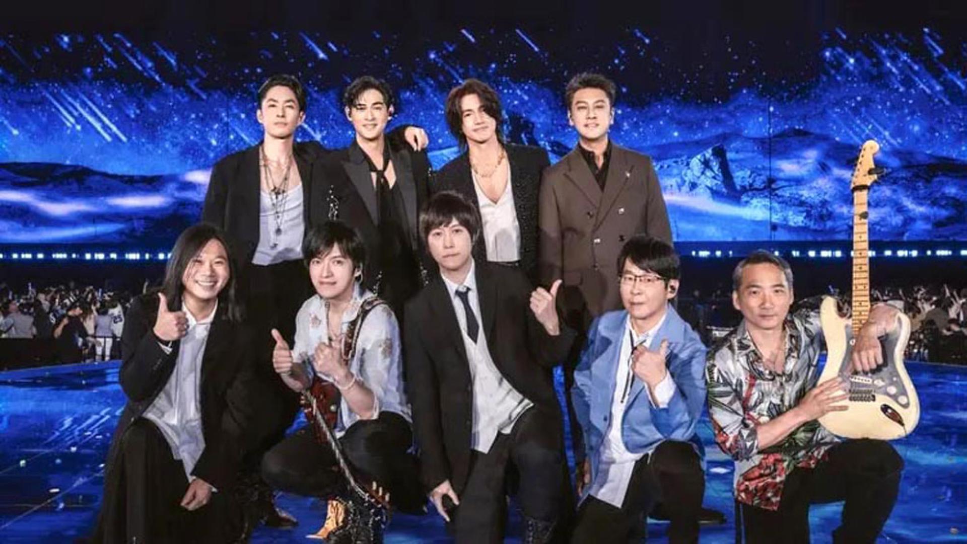 F4（后排）透过五月天演唱会久违合体并复出，朱孝天（后排右）被踢出复出计划。