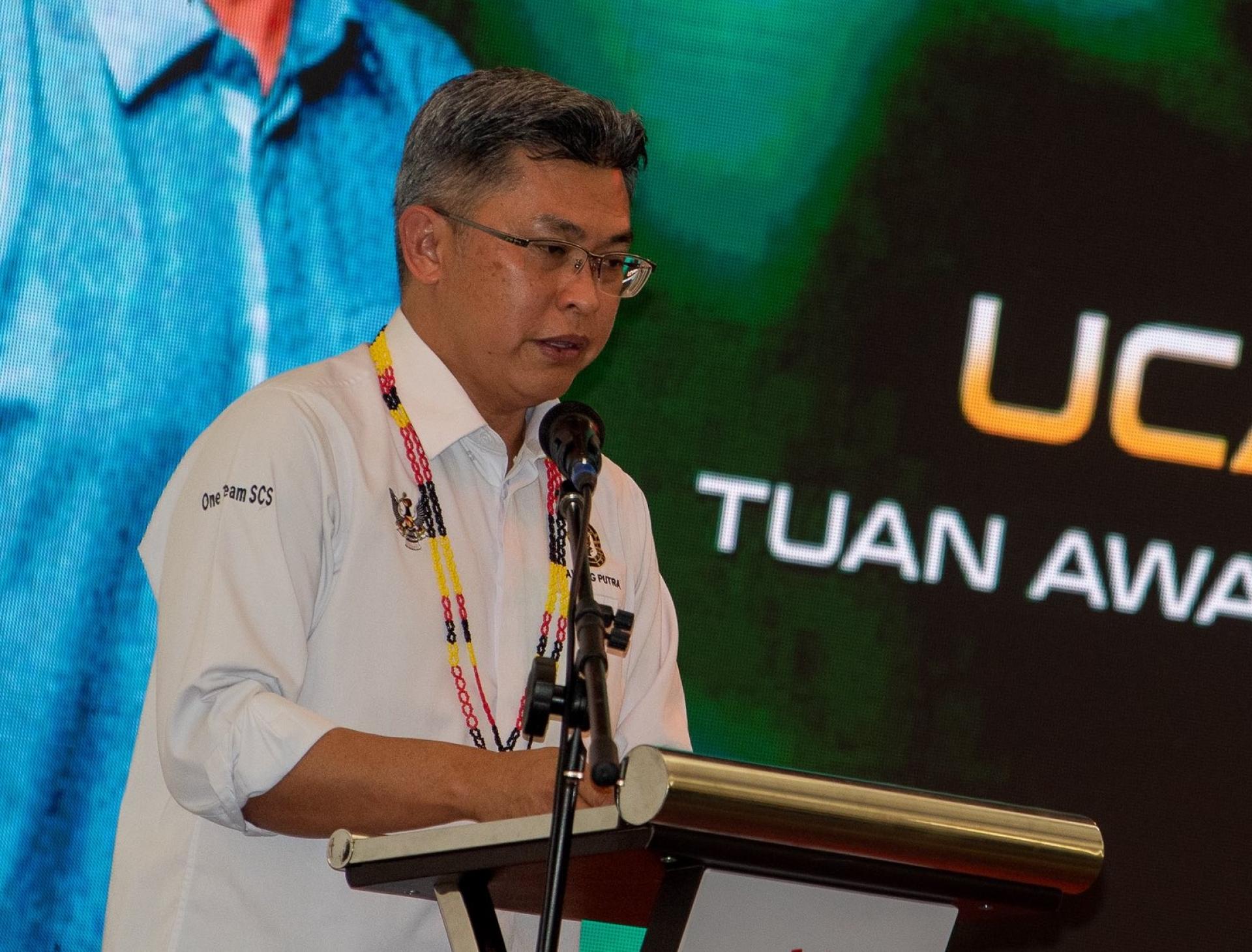 砂拉越公关单位总监阿旺布特拉尤斯里致词一瞥。