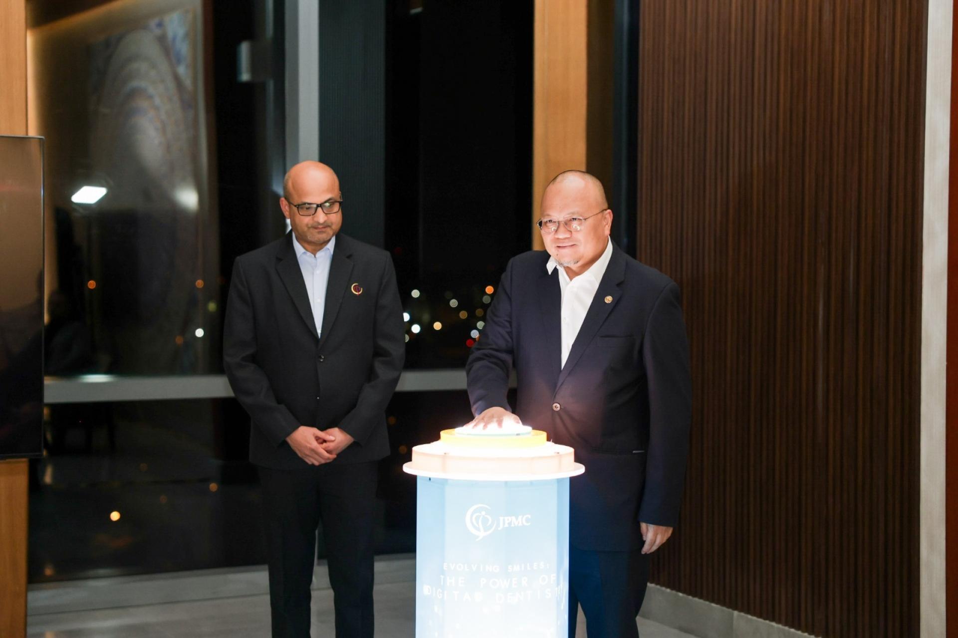 卫生部长兼JPMS执行董事拿督依桑主持推展仪式