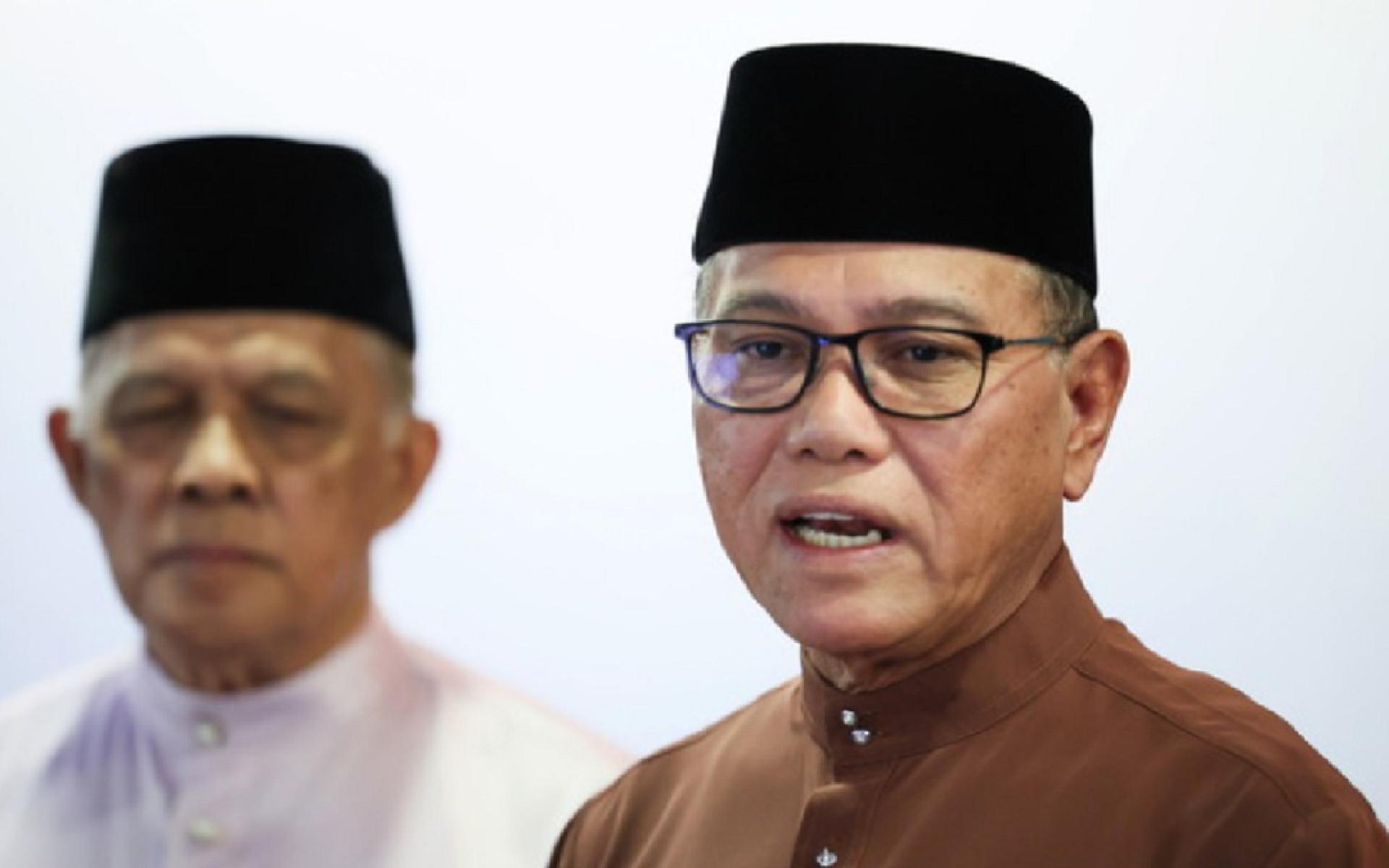 彭亨州务大臣拿督斯里旺罗斯迪。