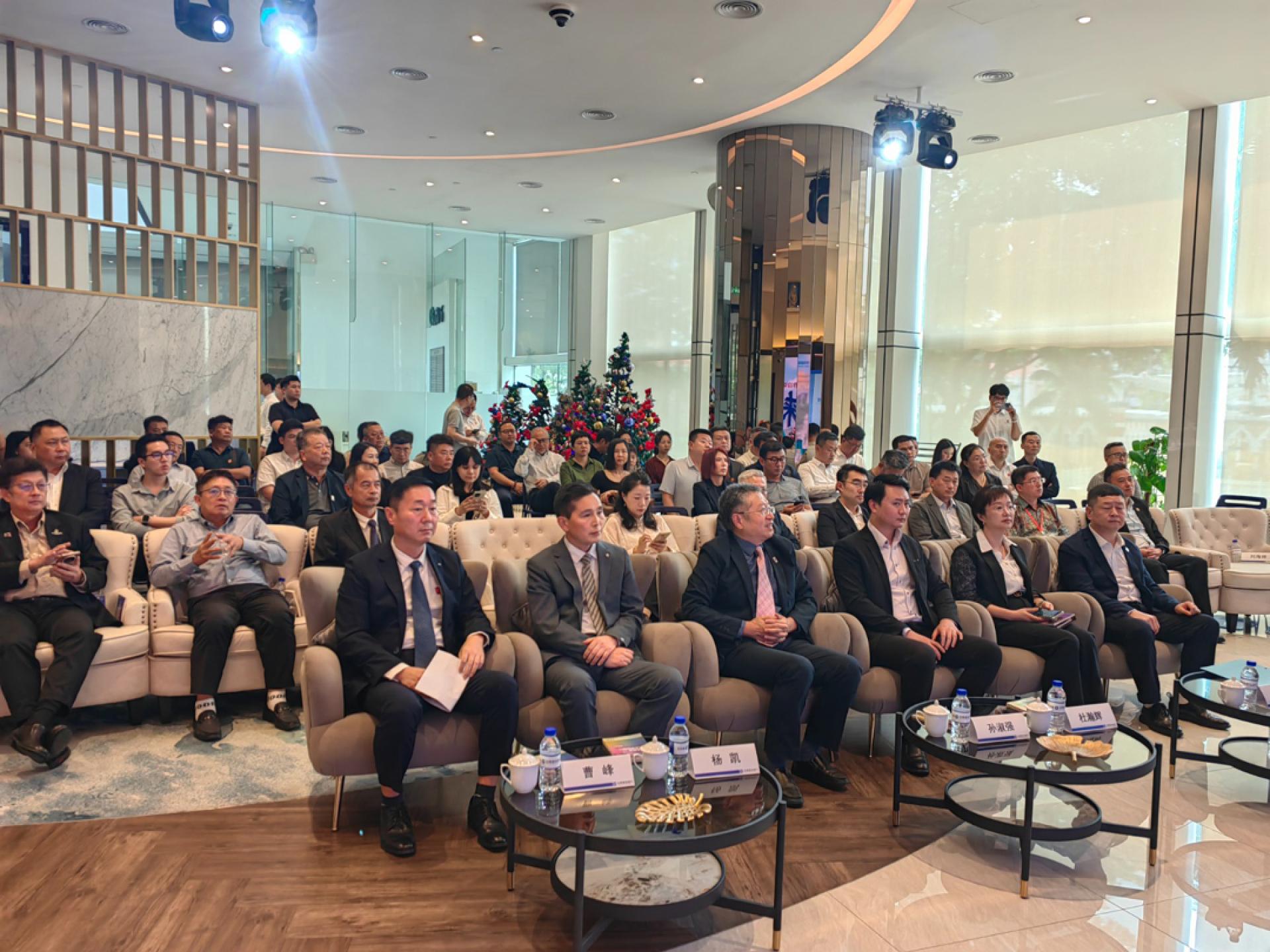 来自河南省经贸代表团、商会及马中企业界代表齐聚一堂，共同探讨两国的深度合作。