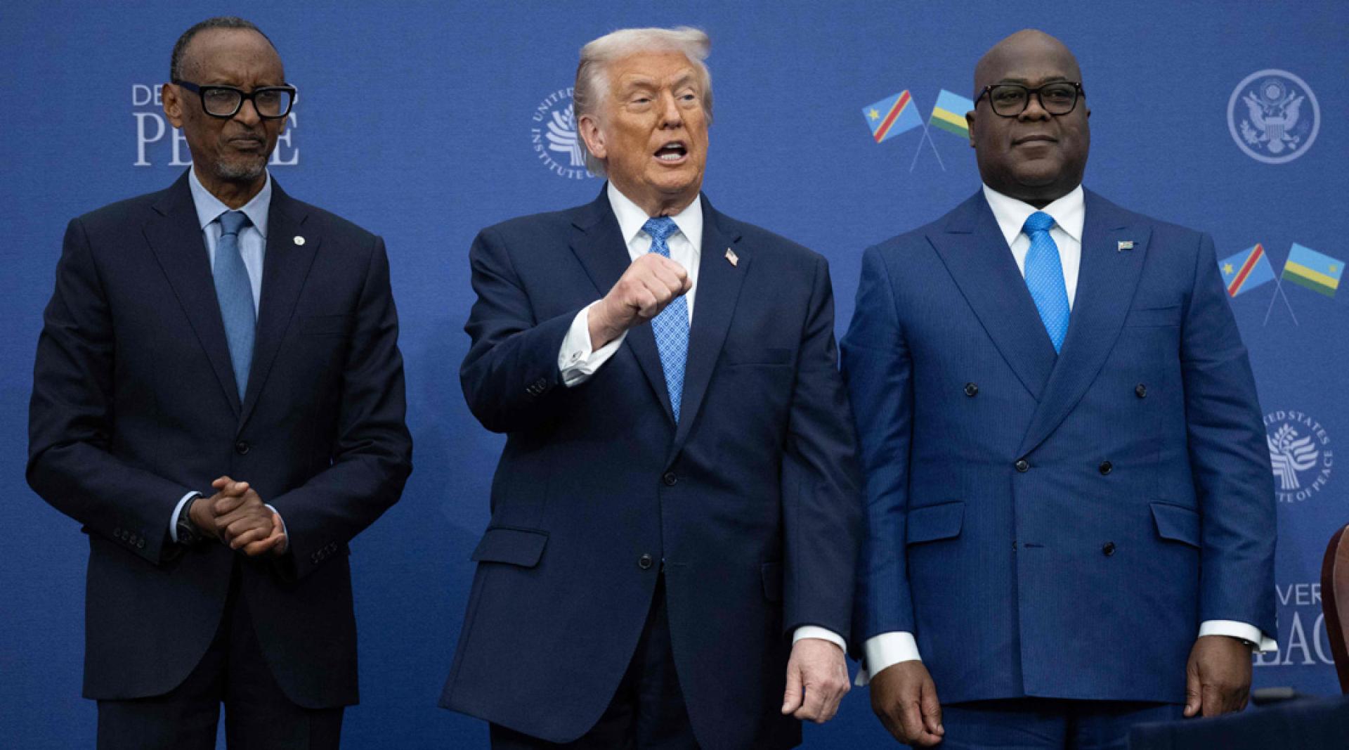 特朗普（中）在协议签署仪式后表示，他认为这会是个伟大的奇迹。左為卢旺达总统卡加梅，右為民主刚果总统齐塞克迪。