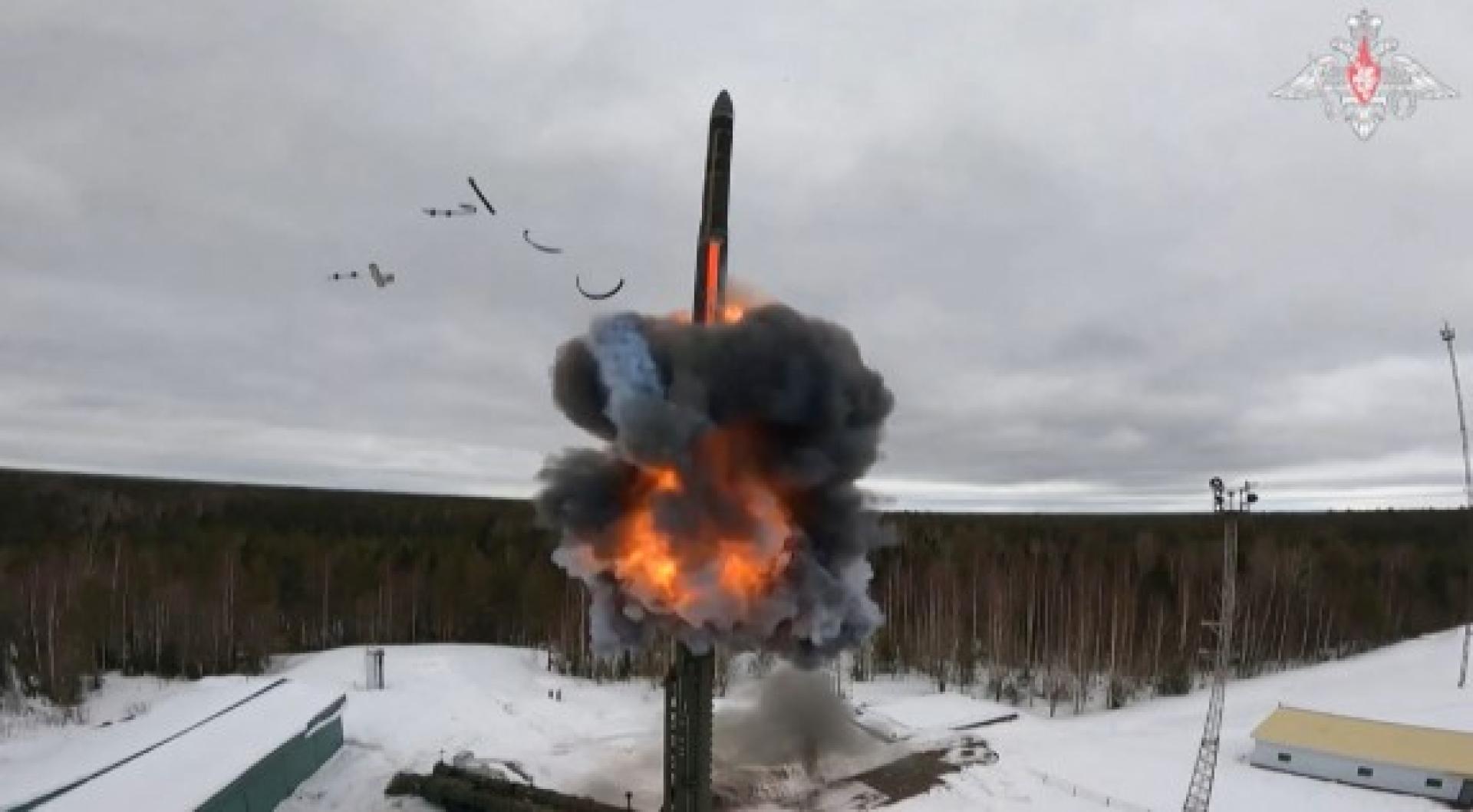 中俄此前的反导联合演习分别在2016年和2017年进行。图为俄罗斯试射洲际弹道导弹的档案照。