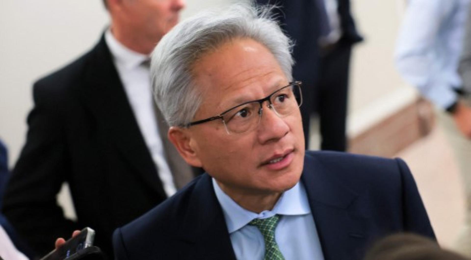 黄仁勋至今还是一周工作7天。