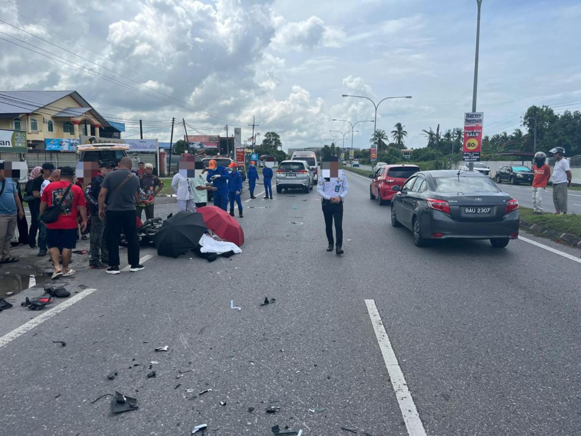 摩托车从罗东往美里方向行驶，期间追尾撞上同方向的一辆四轮驱动车后，骑士伤重当场毙命。