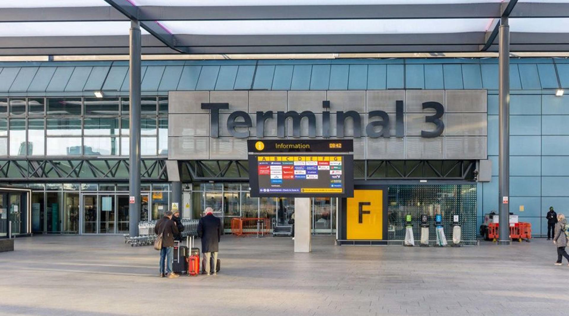 事件发生在3号航站楼的停车场。