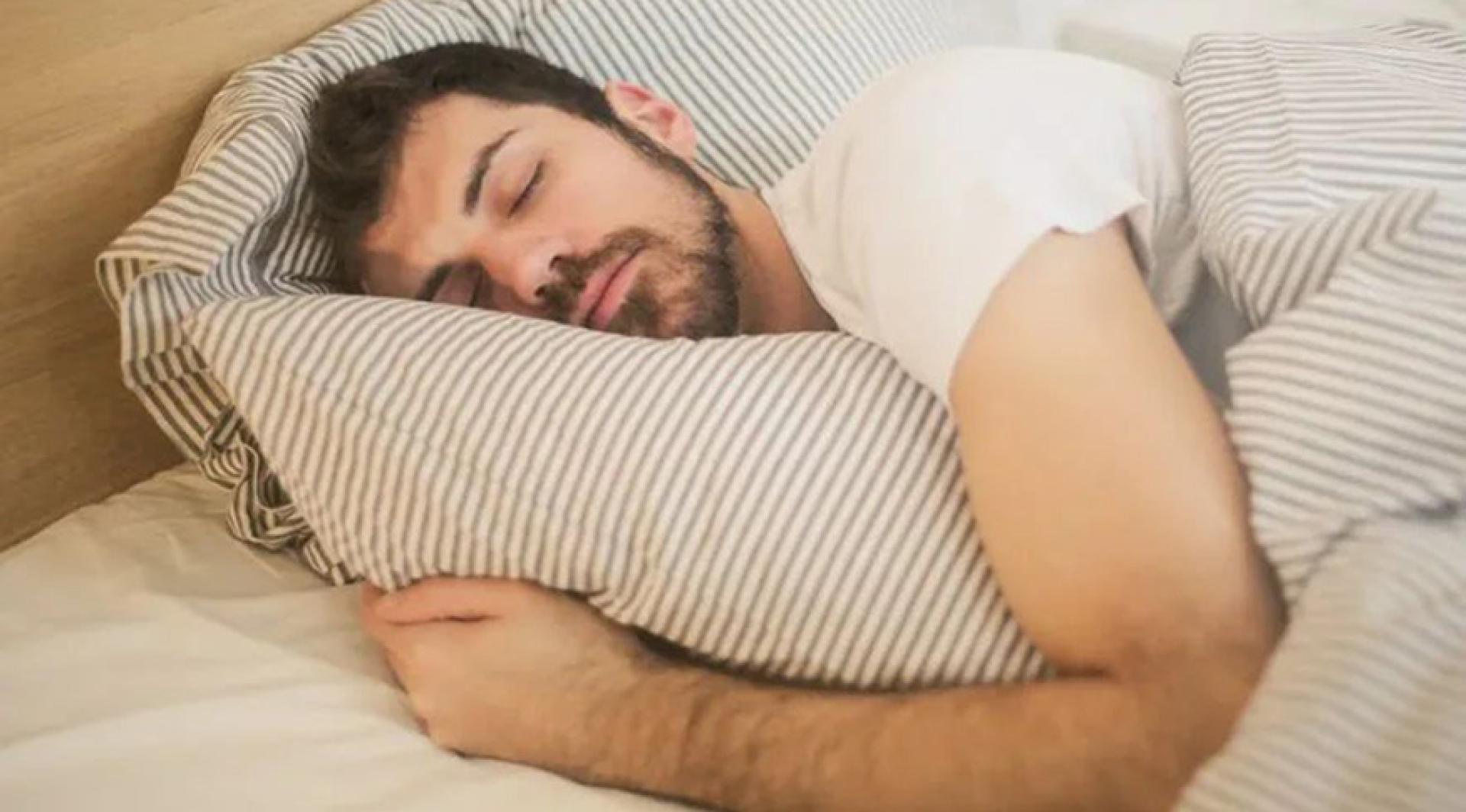 在现实生活中，规律睡觉往往不容易做到，此时“睡眠银行”便能派上用场。