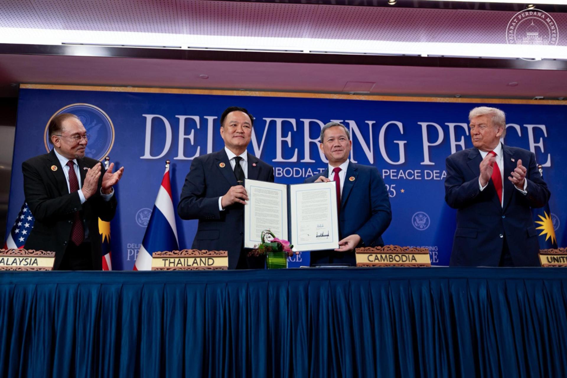 安华在脸书贴上在东盟峰会期间签署的《吉隆坡和平协定》历史性画面，这项由泰国与柬埔寨两国达成的协议，当时是由安华与美国总统特朗普共同见证。