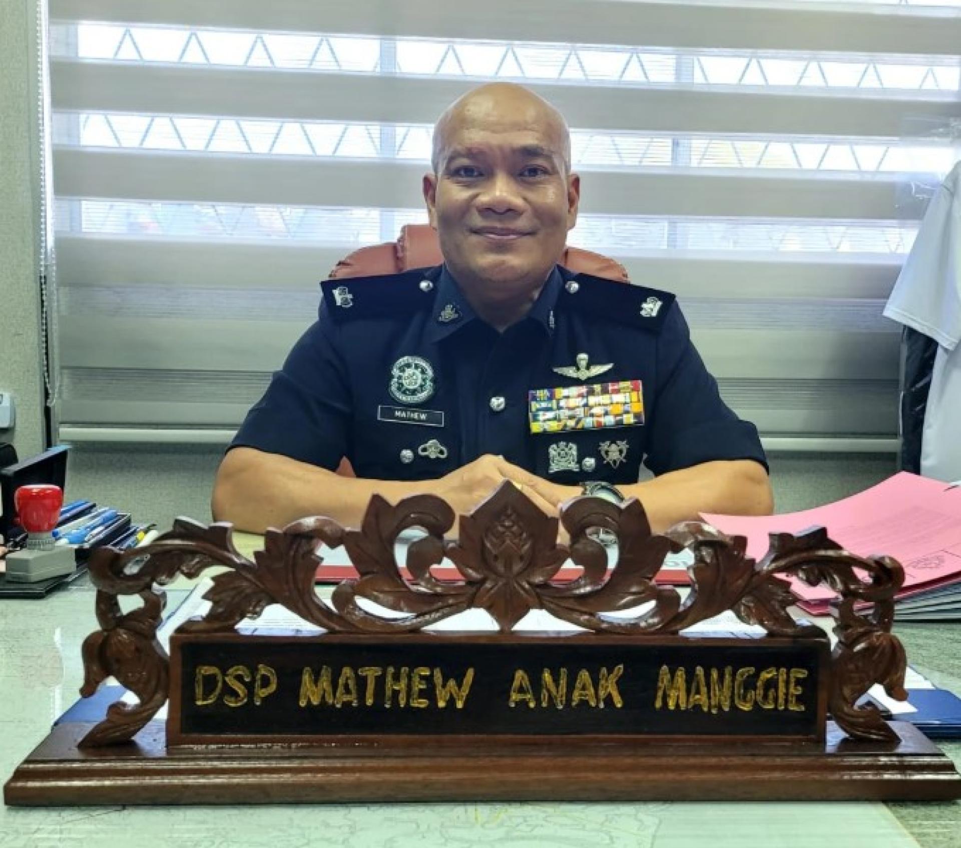 砂拉卓警区主任DSP马修曼吉。