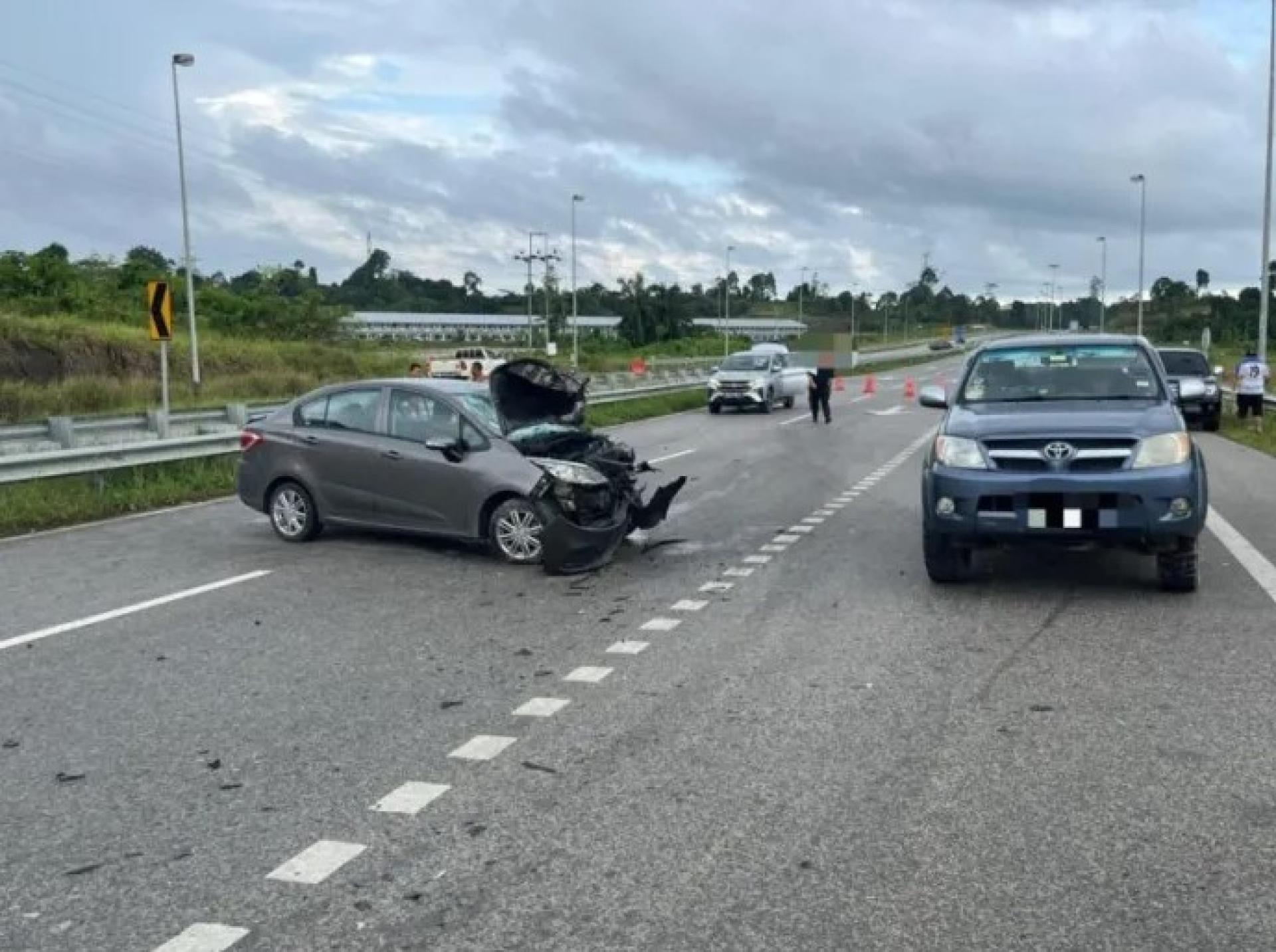 美里柏鲁鲁泛婆大道KM876段的事故现场。