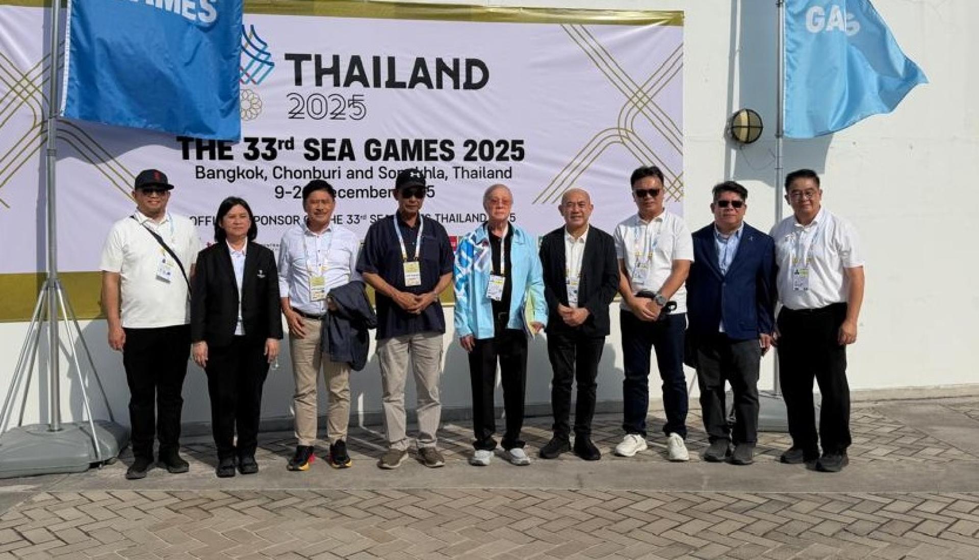 拿督斯里阿都卡林（左4）率领砂代表团前往泰国皇家国家射击运动协会（NSSAT）进行工作对接。