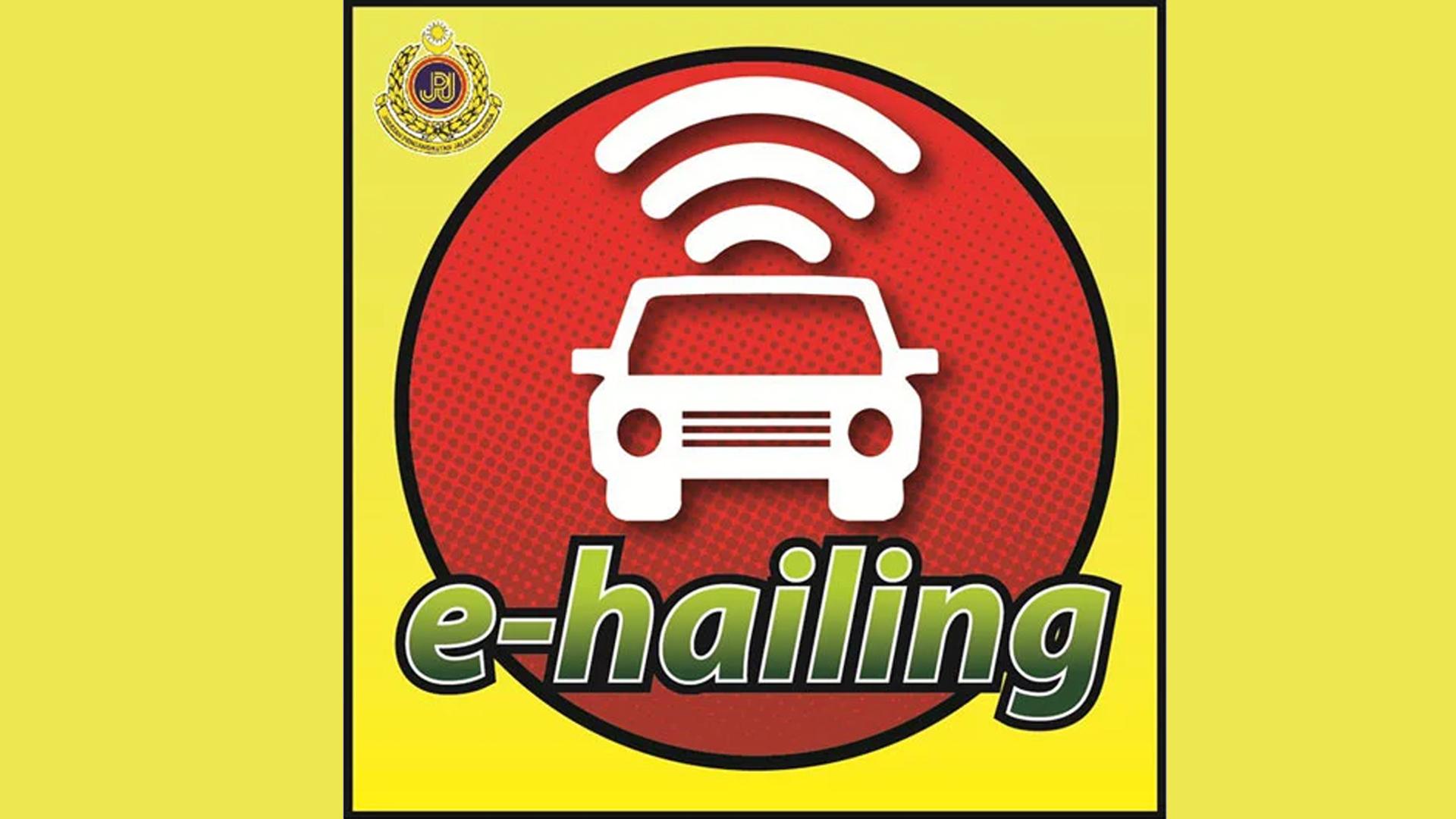 一名男子列出13个电召车司机需要改进的事项。