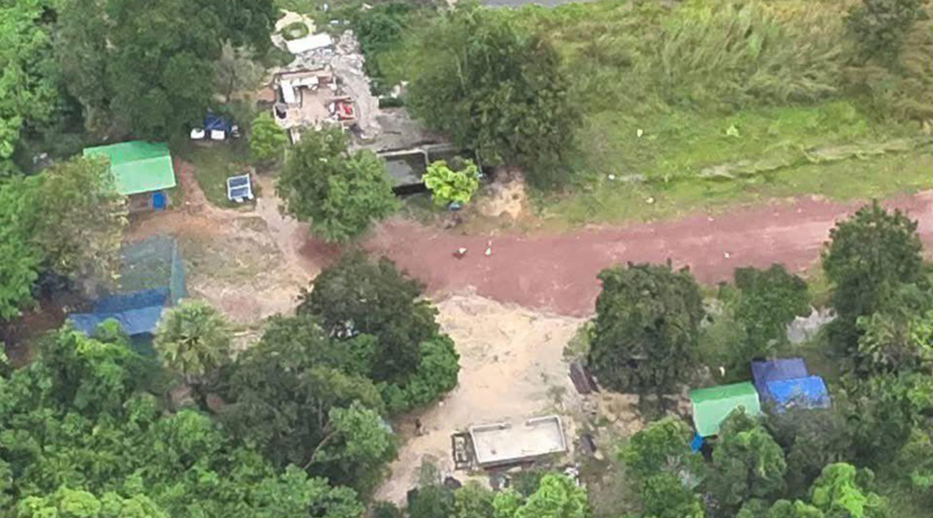 航拍图像显示柬埔寨军队在达叻府边境地区建立新基地。