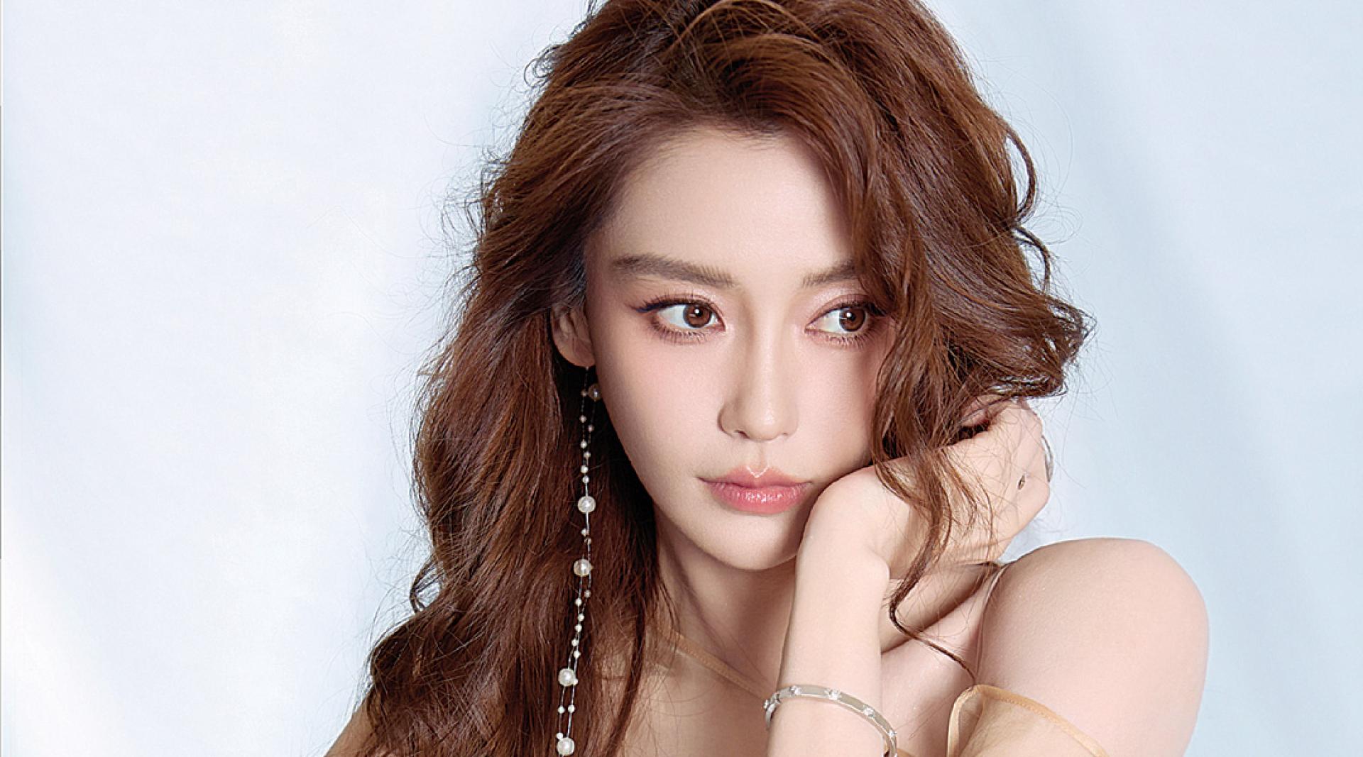 Baby离婚4年，感情世界很神秘。