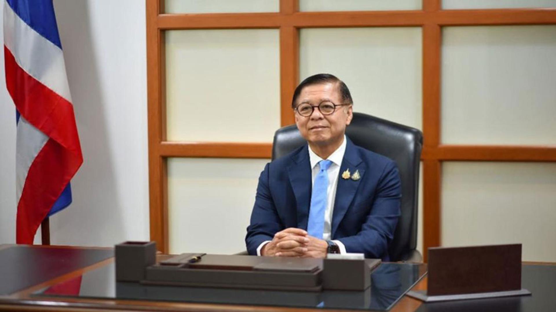 泰国外长西哈萨说，泰国愿意倾听柬埔寨的意见，但前提是柬埔寨必须停止敌对行动并主动迈出第一步。（档案照）