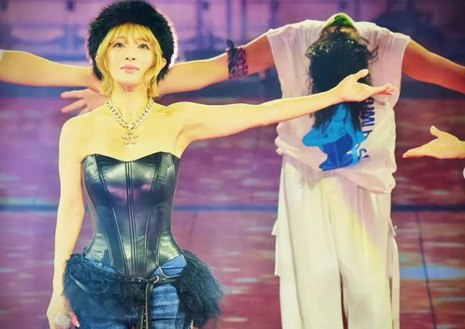 滨崎步被粉丝盛赞是真正的表演者。