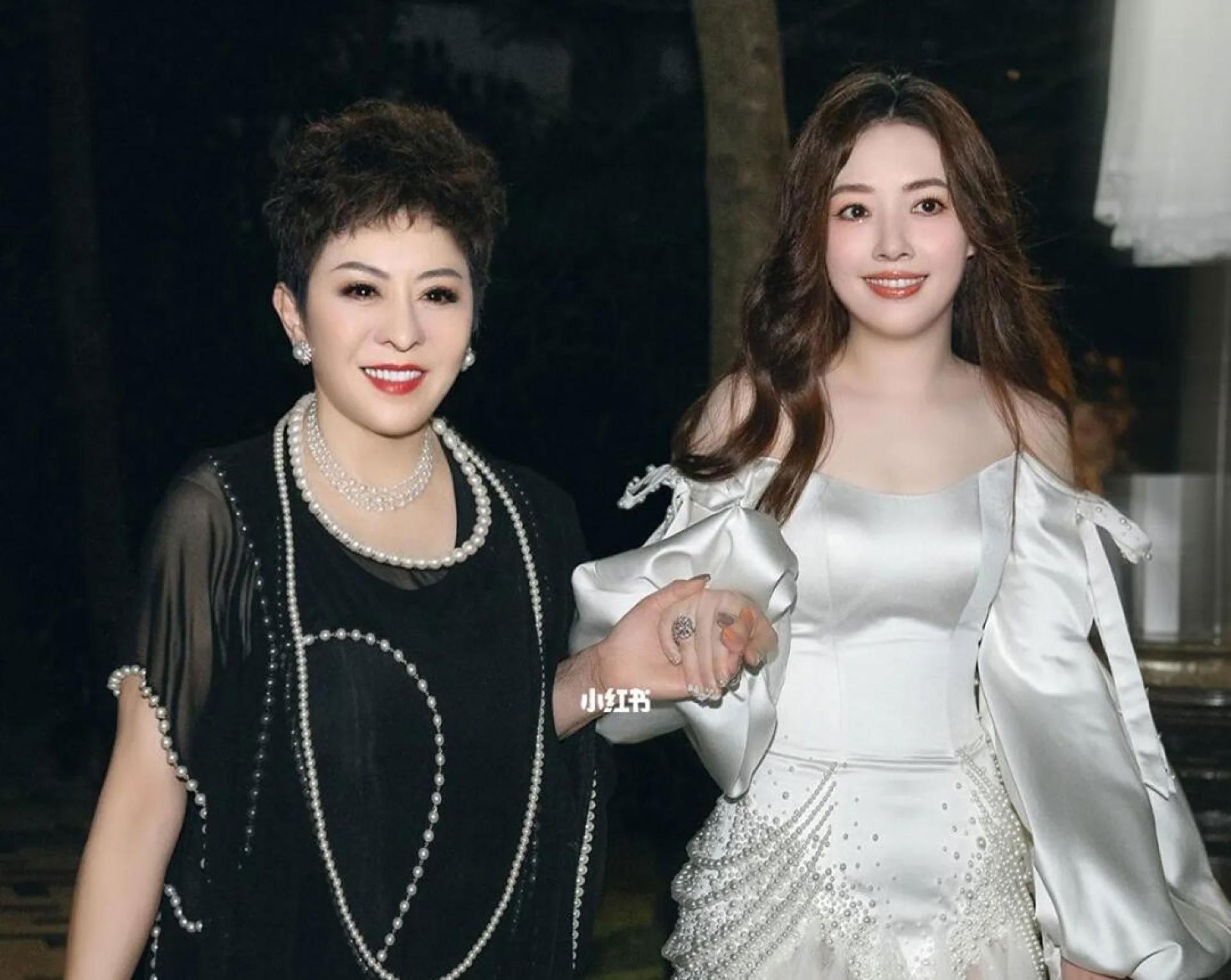 郭碧婷被问跟家婆“向太”越来越像，回应很妙。