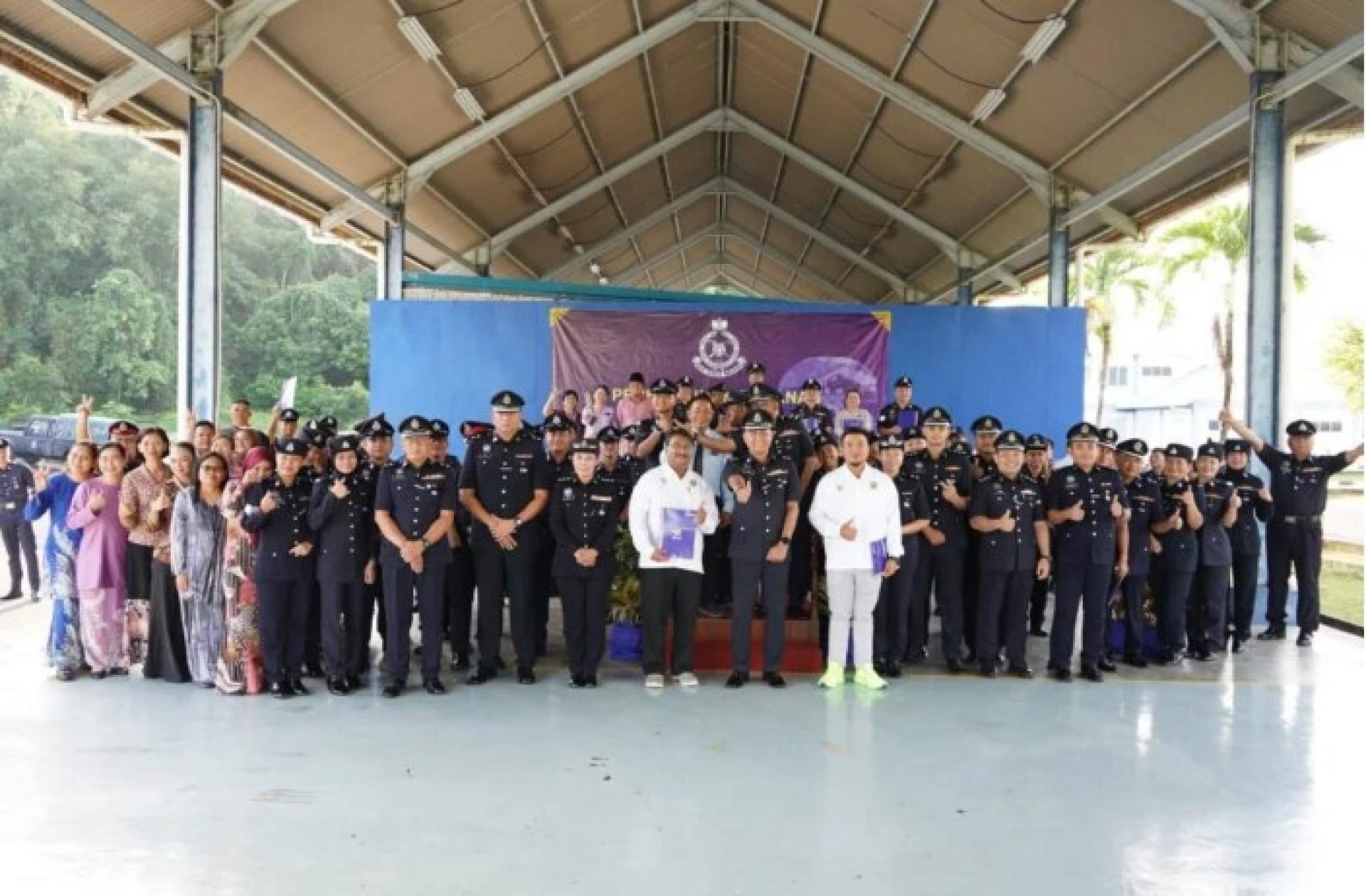 石隆门警区总部举行12月份月常集会。