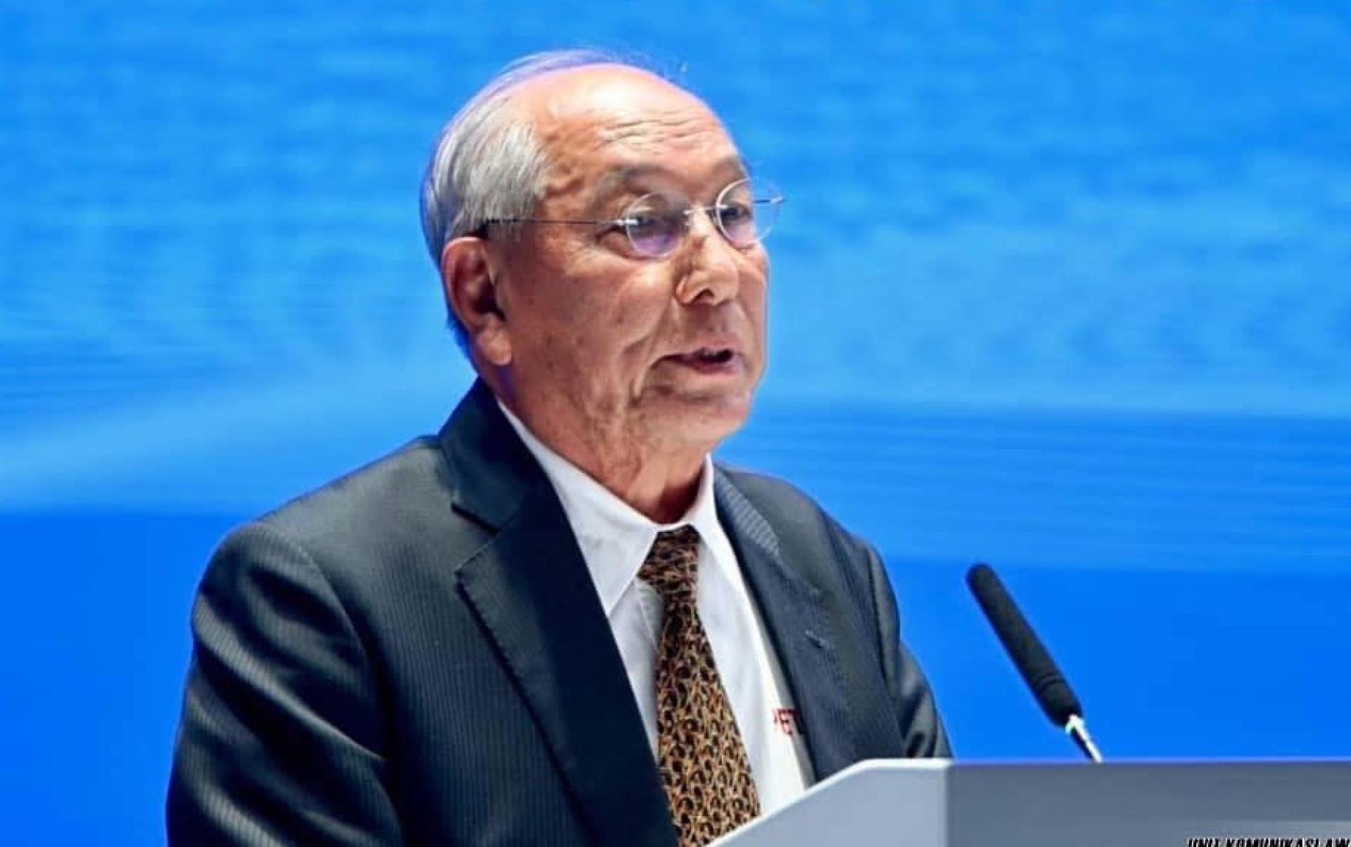 砂拉越石油公司主席丹斯里拿督阿玛哈密布戈在签约仪式上致词一瞥。