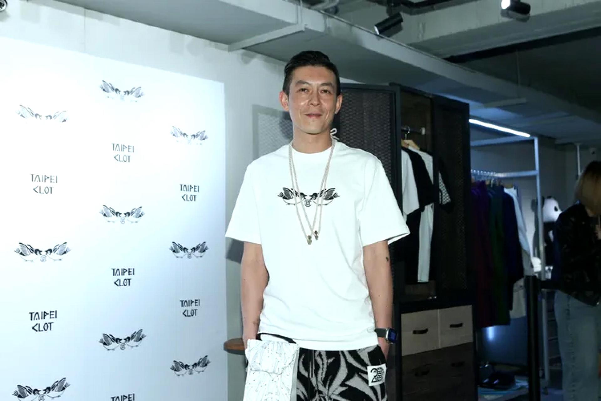 陈冠希2008年爆发“艳照门”事件轰动演艺圈。