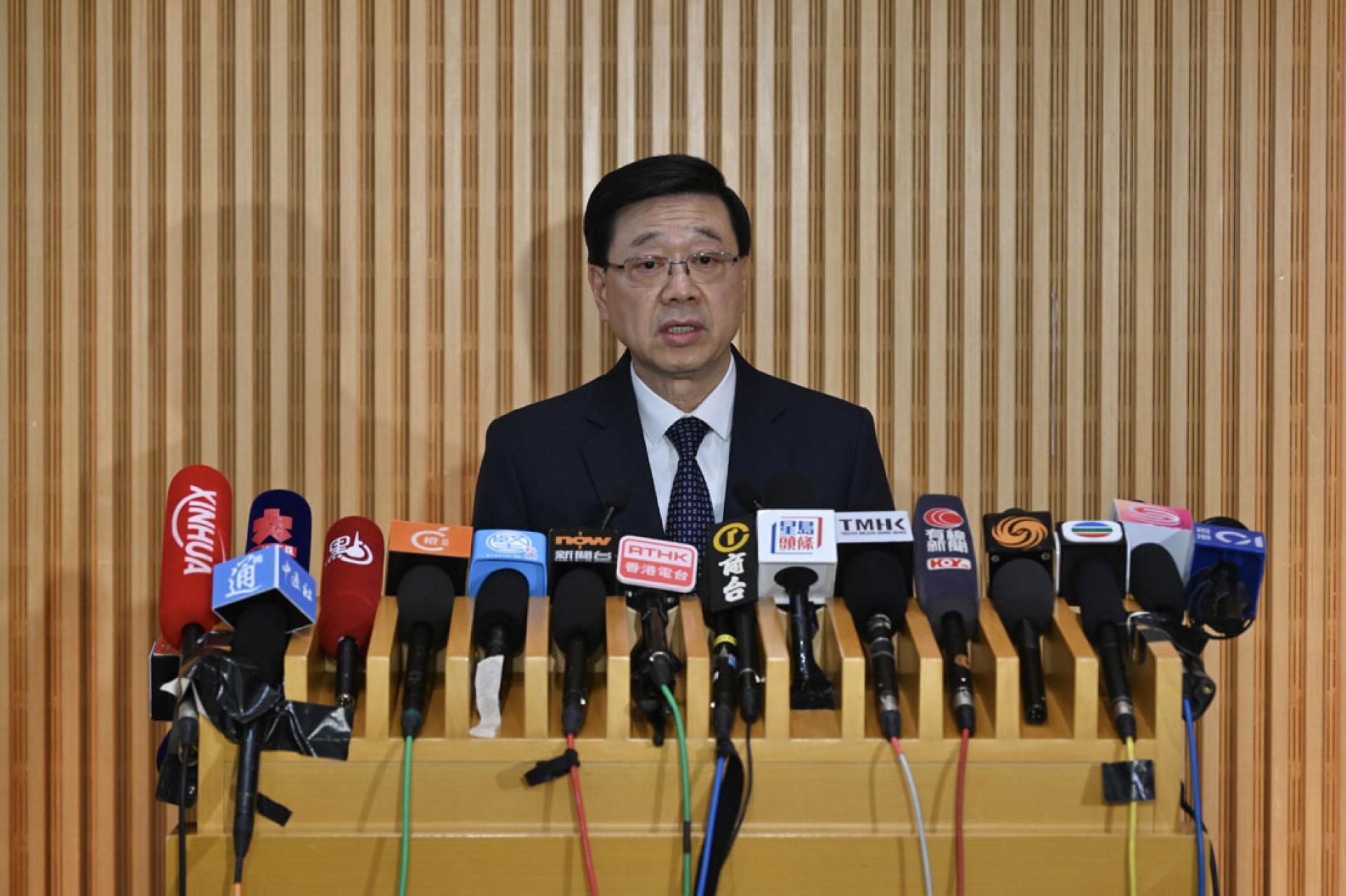 李家超说，一定会查明本次大埔火灾的真相、追究责任，让需要负责的人负责。（图：中新社）