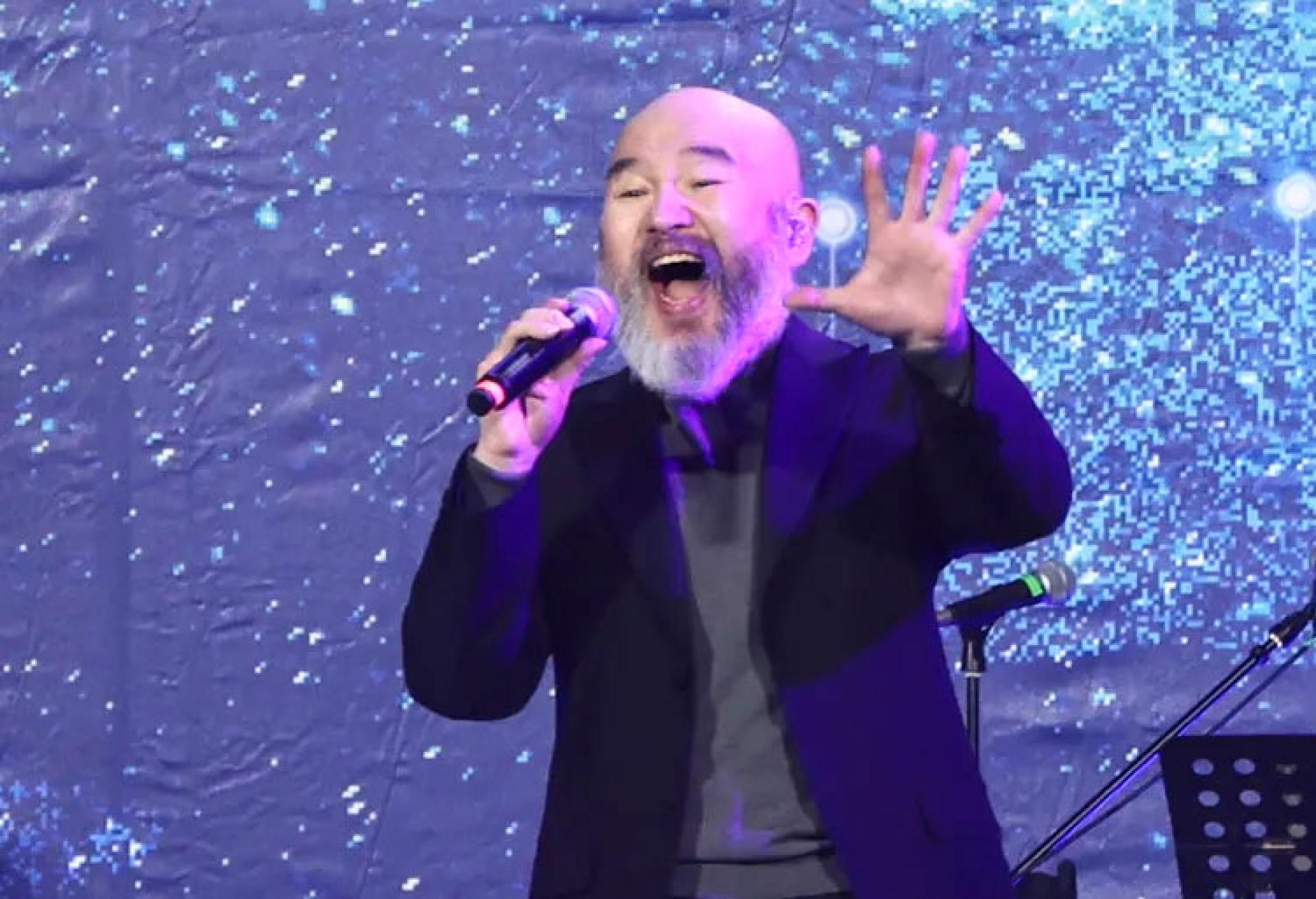 痛失爱妻刘真，辛龙消失5年后，12日首度复出开唱。