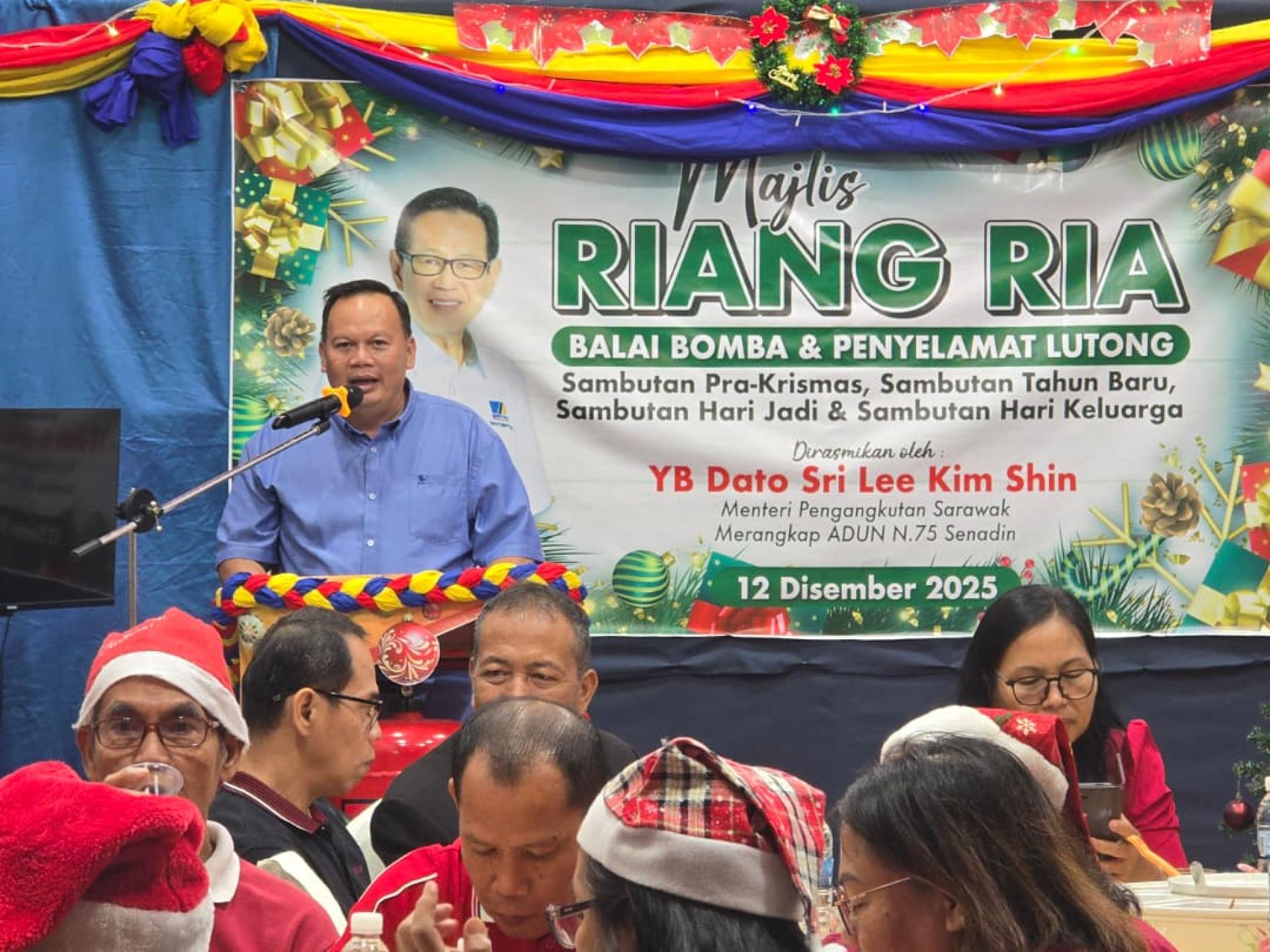 罗东消防与拯救局局长亨利阿纳朱卡致词时摄。