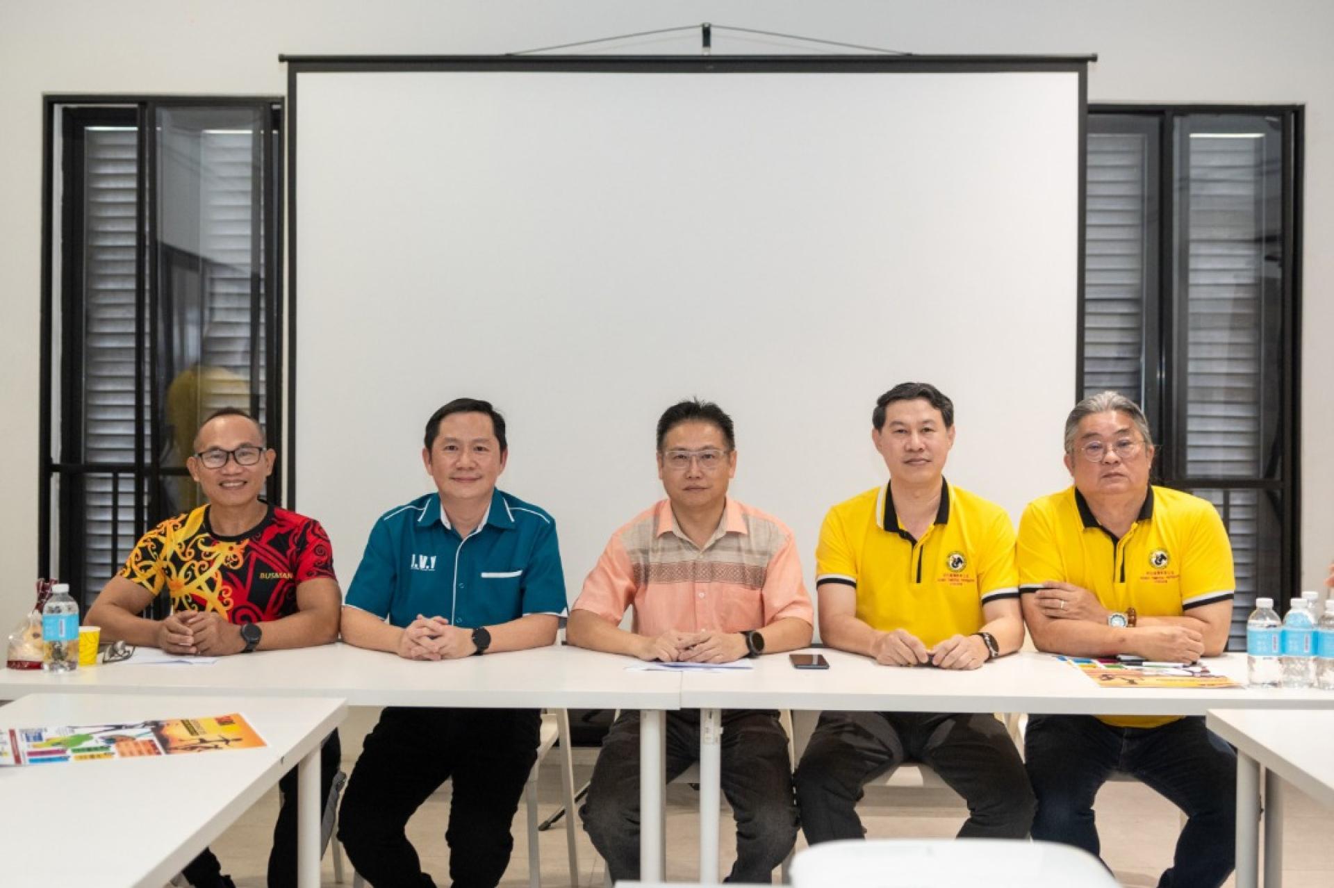 活动新闻发布会。左起为Busman、余国雄、梁詠真、蔡平顺和刘德义。