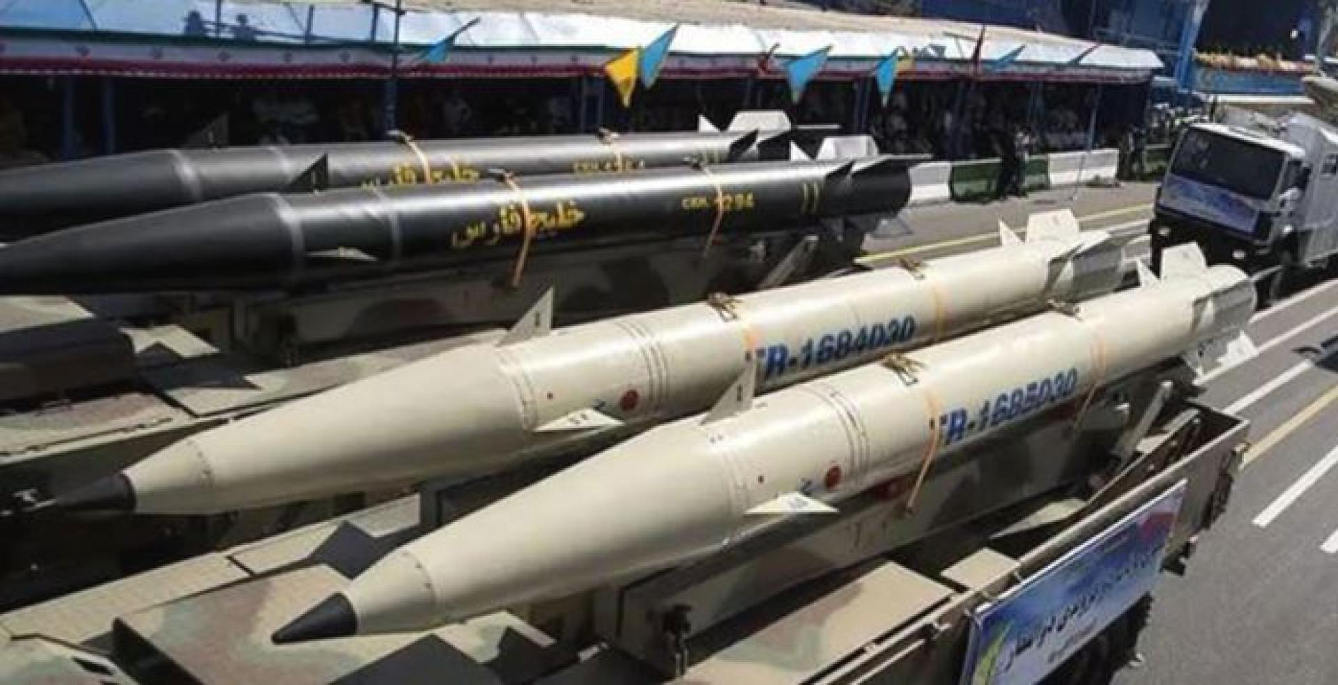 伊朗的超音速弹道导弹。