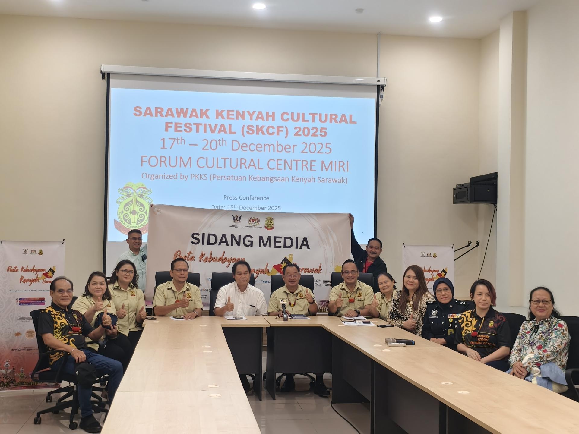 2025年砂拉越肯雅族文化节新闻发布会。左5为峇南区国会议员拿督安宜奥及姆伦区州议员肯尼迪楚巴。