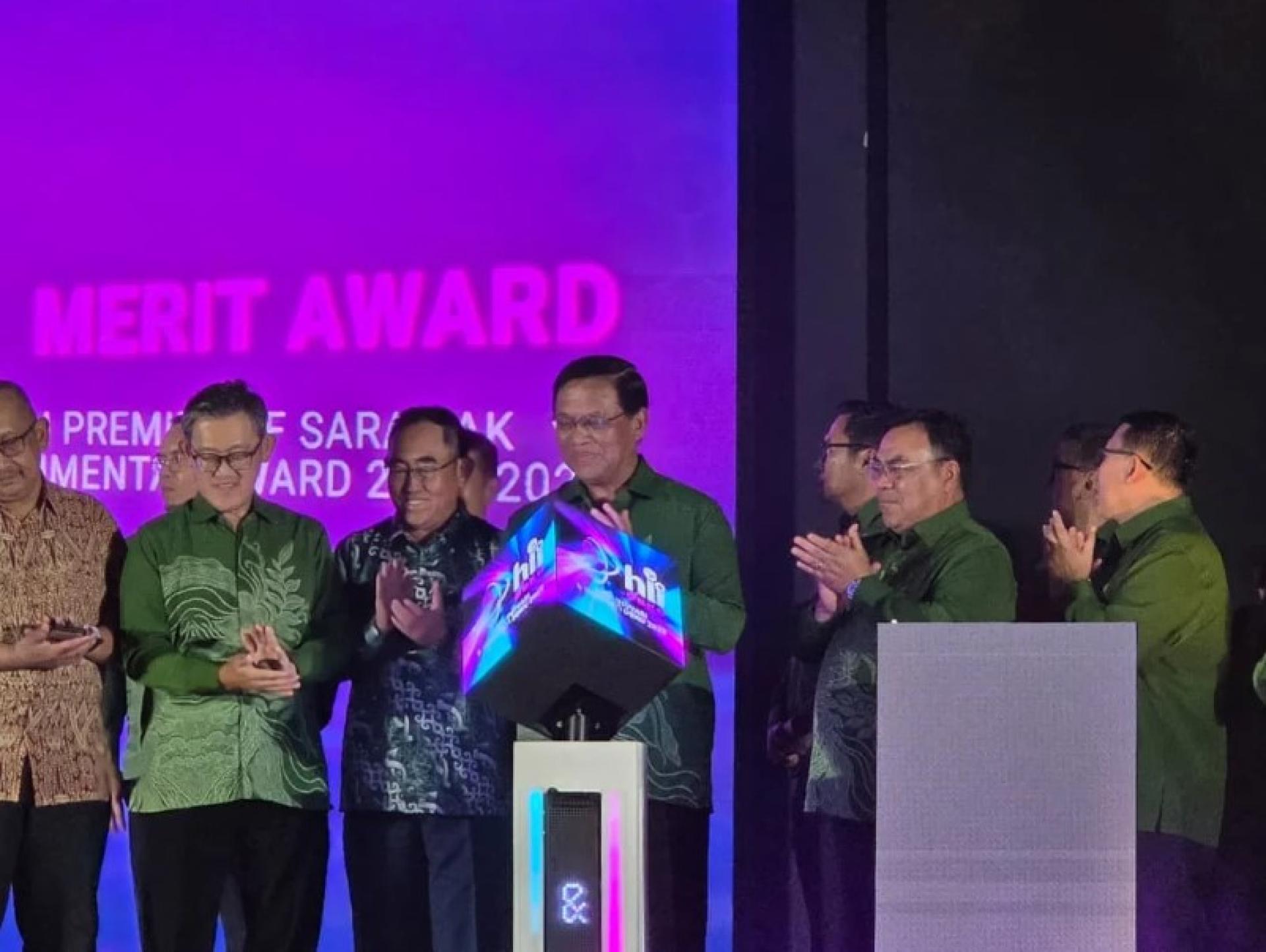 敦阿都拉曼朱乃迪主持DBKU创新与廉正日2025象征性启动仪式。