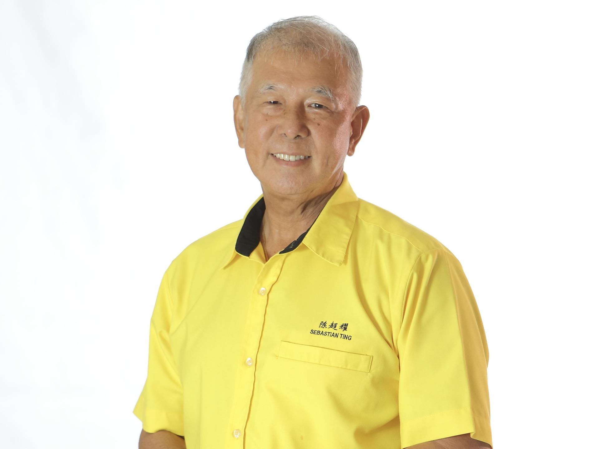 砂拉越人民联合党中央秘书长拿督陈超耀律师。