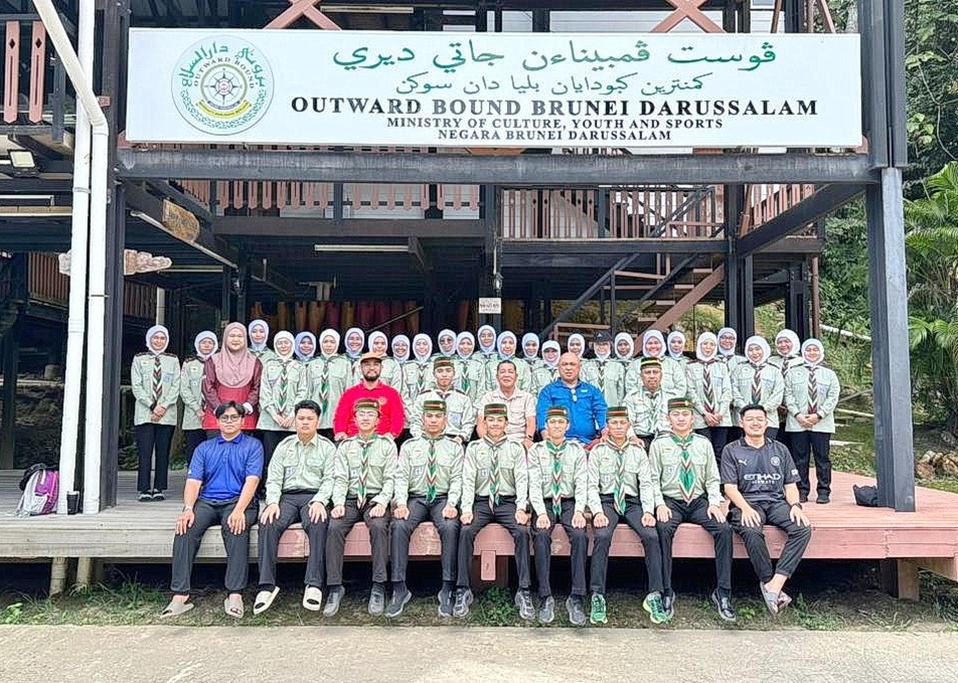 参与第7届“自我领导力课程”及第9届新成员入团仪式上者 合影。