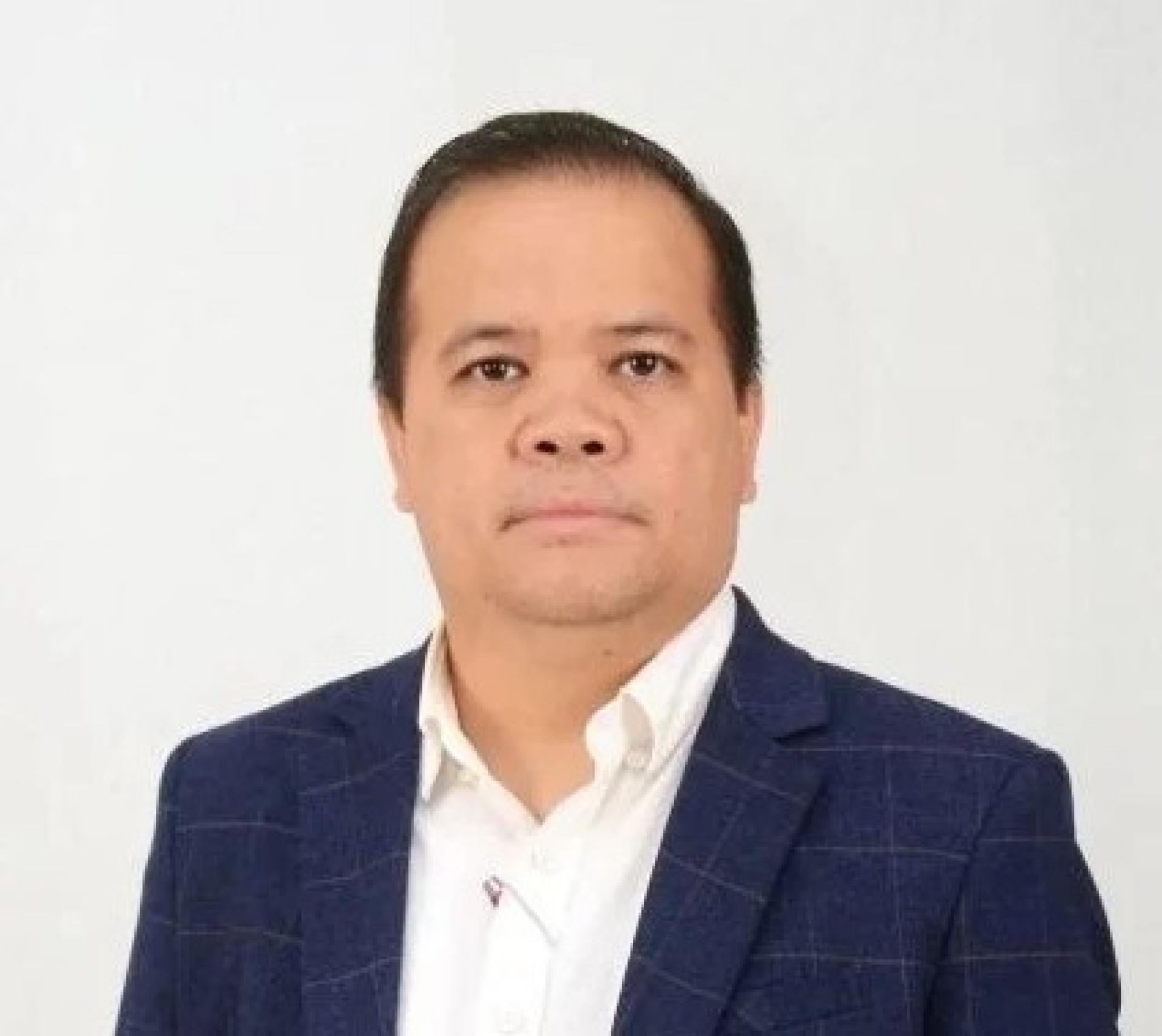 诺维尔林登教授博士。