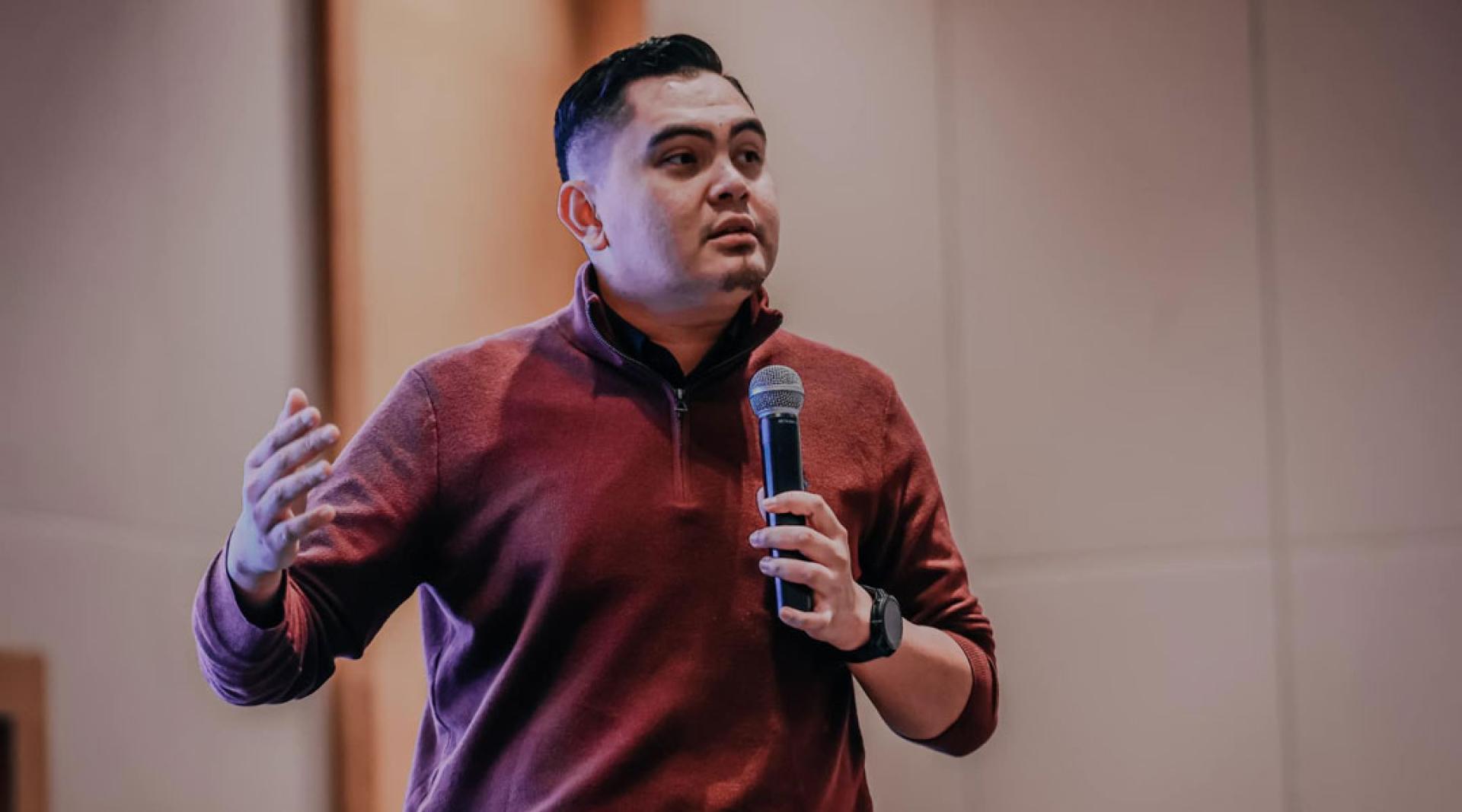 阿克马为部长们献上祝贺之余，也提醒现在是履行职责为人民服务的时候，否则将被眼睛雪亮的选民淘汰出局！