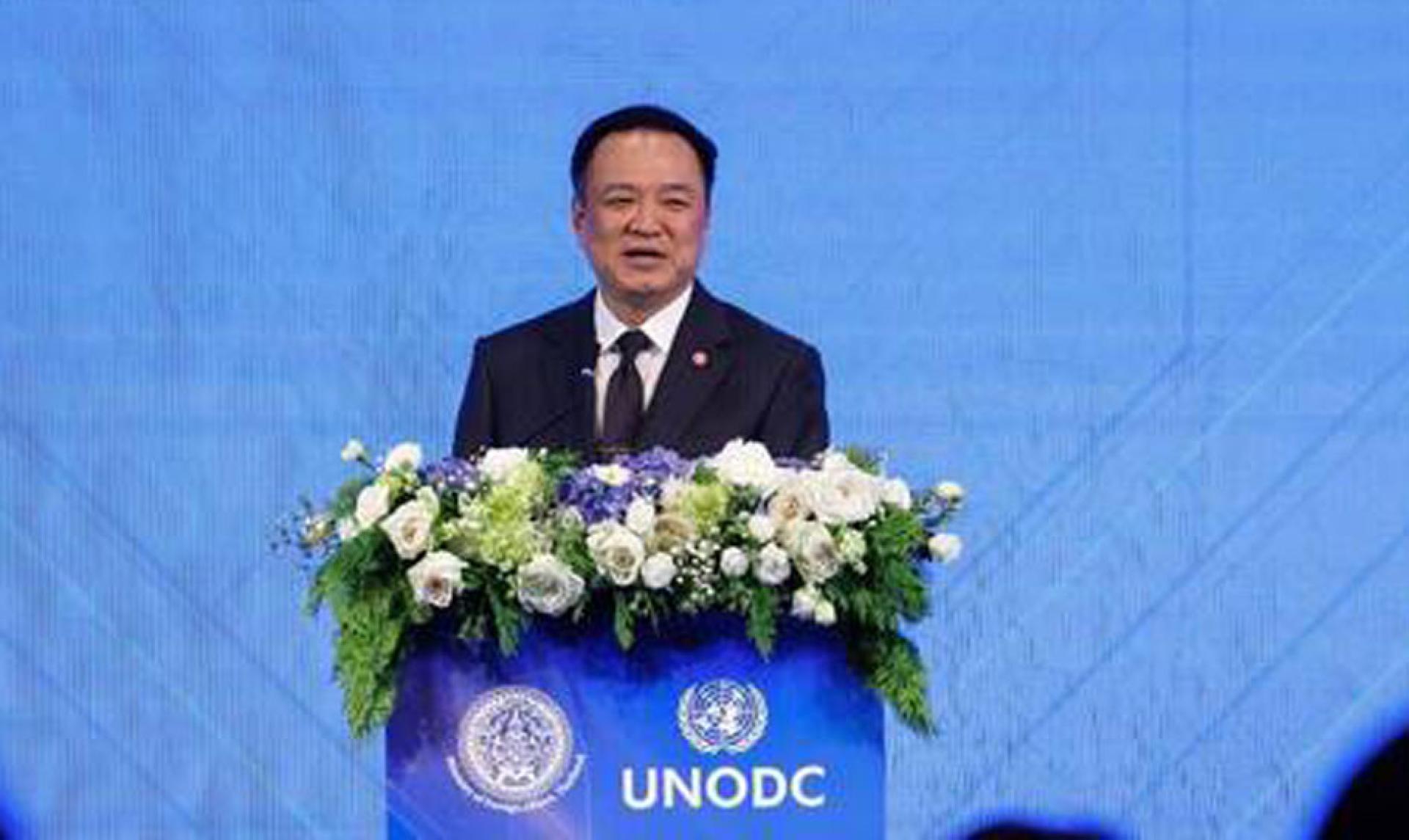 阿努廷在“全球打击网络犯罪伙伴关系”国际会议上致词。