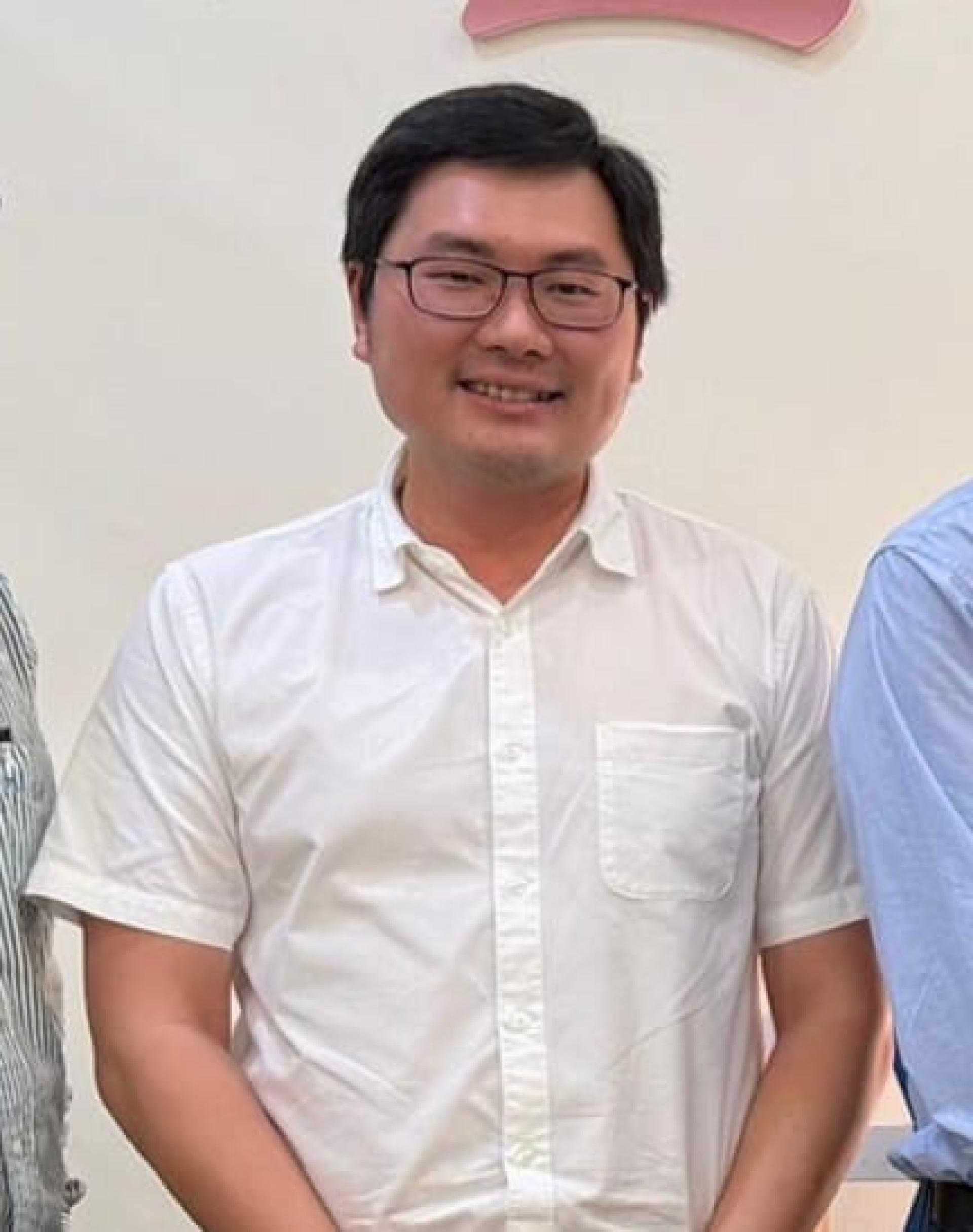 砂拉越人联党古晋支部青年团团长黄笃荣。