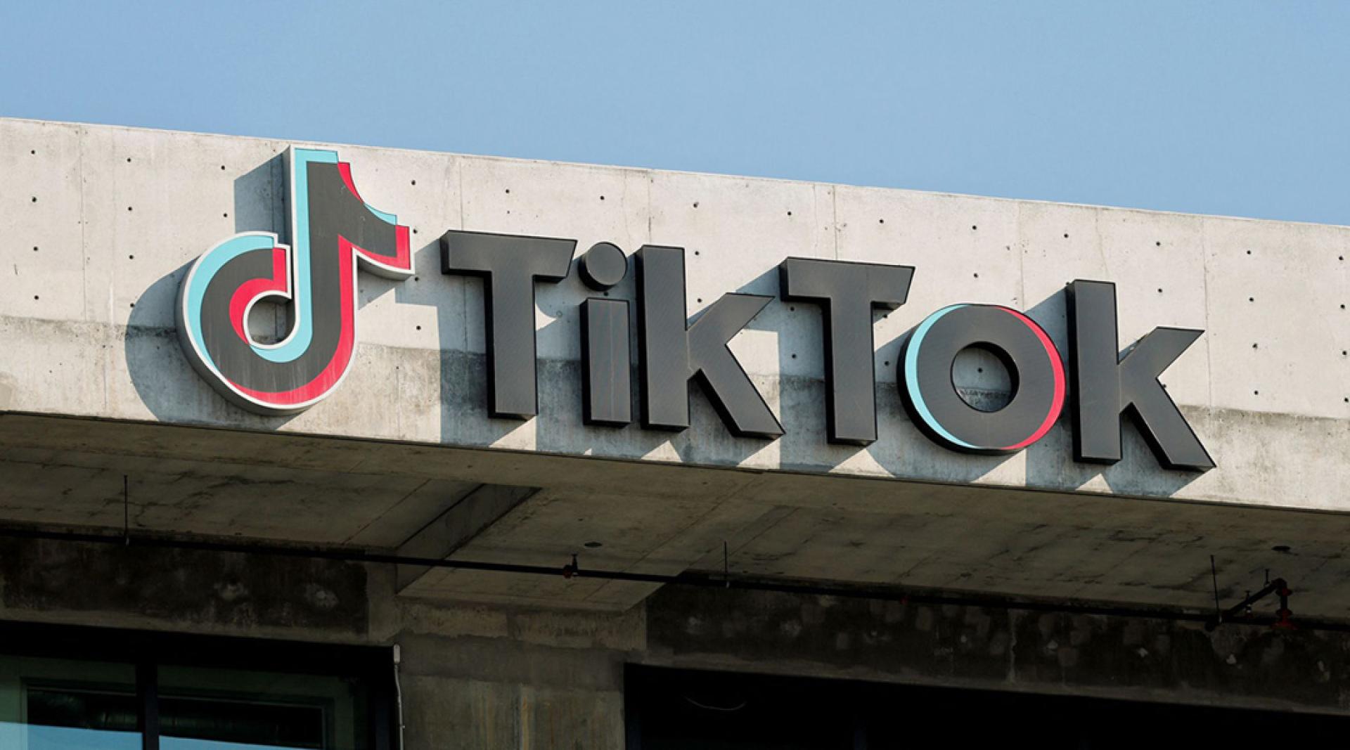 TikTok在国际上已成为最大的社交媒体应用之一，但同时也面临数据隐私、国家安全等方面的争议和审查。