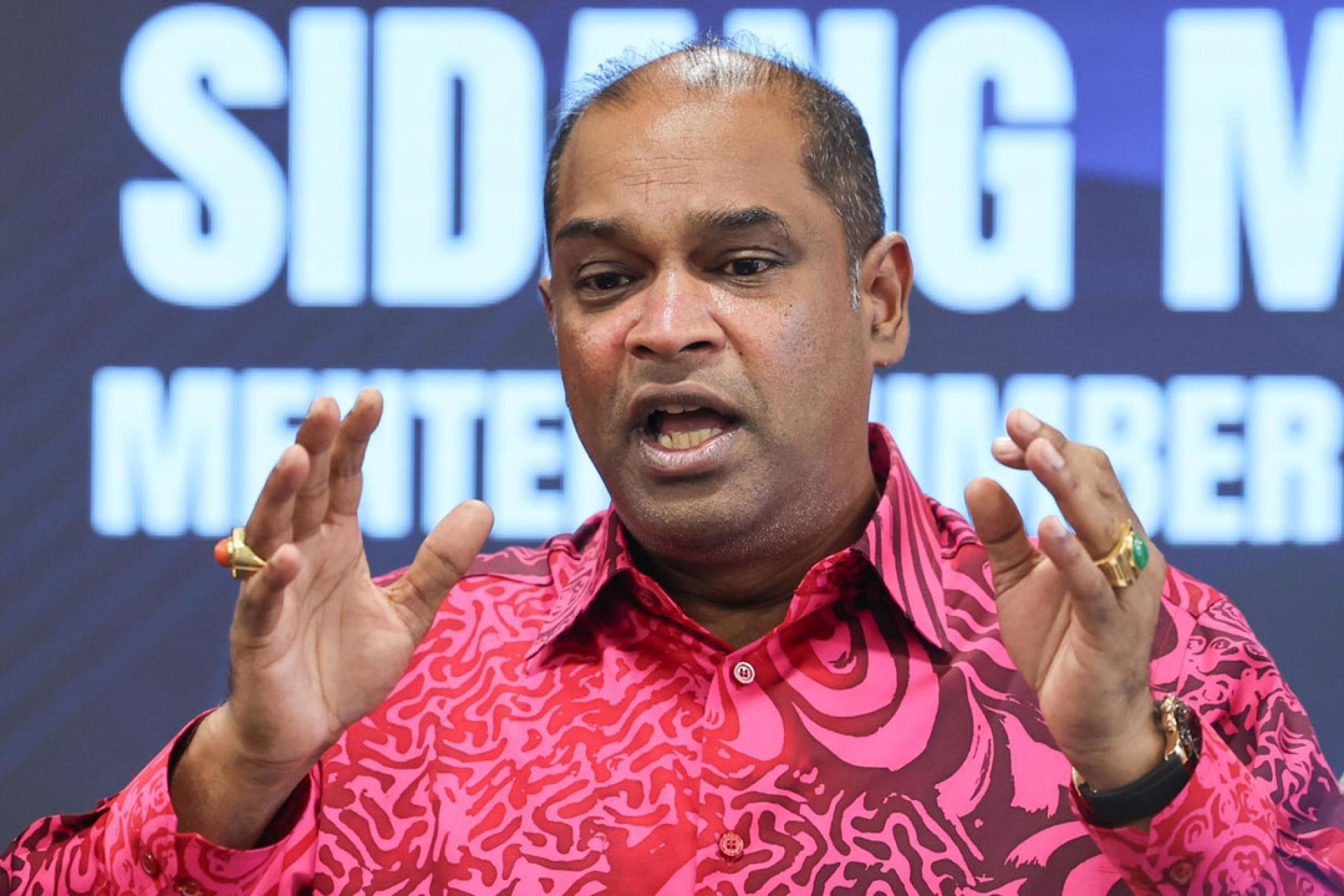 人力资源部长拿督拉马南。