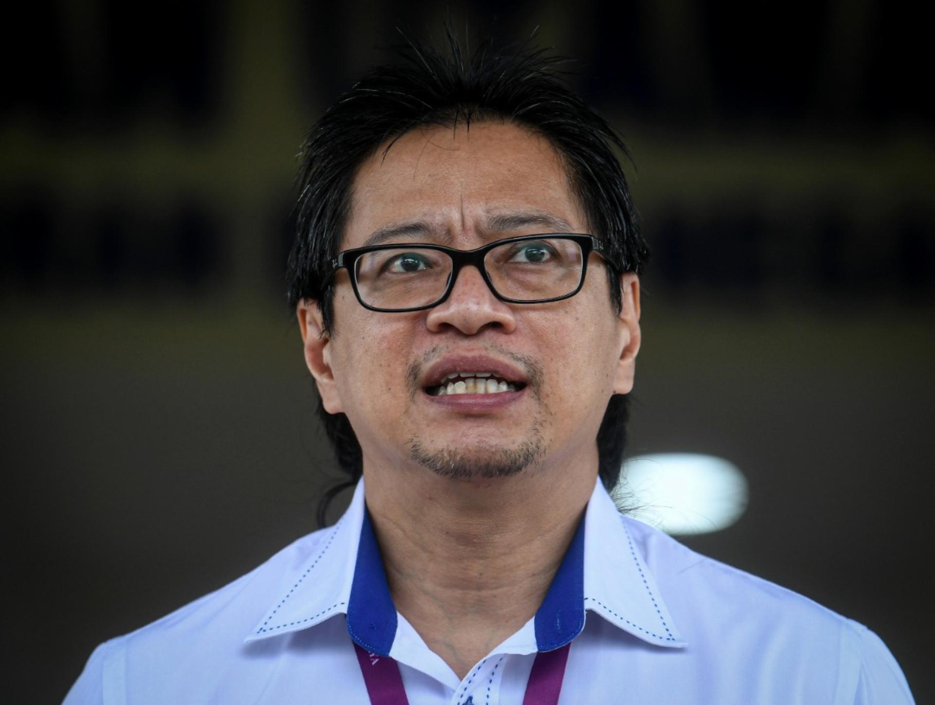 阿兹米沙隆：雪兰莪和登嘉楼在国会下议院的代表人数不足，反观沙巴和砂拉越则拥有许多民选代表。