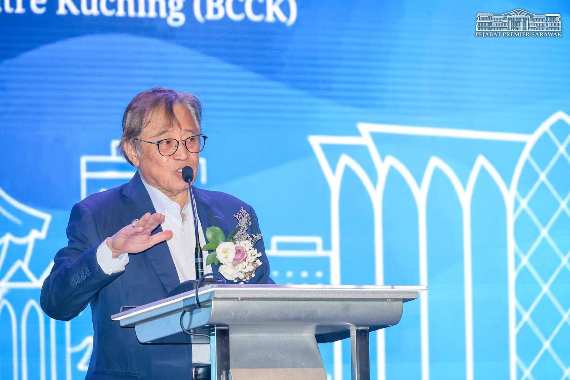 砂总理阿邦佐哈里在晚宴上致词。