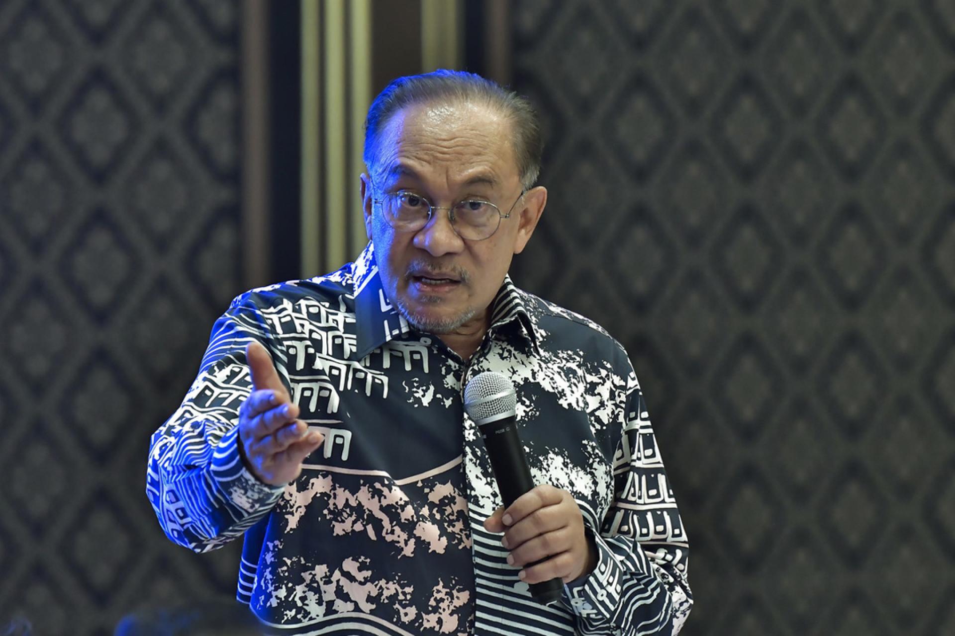 安华承诺，昌明政府将继续谨慎管理公共财政，加快推进《第13大马计划》下的各项改革。