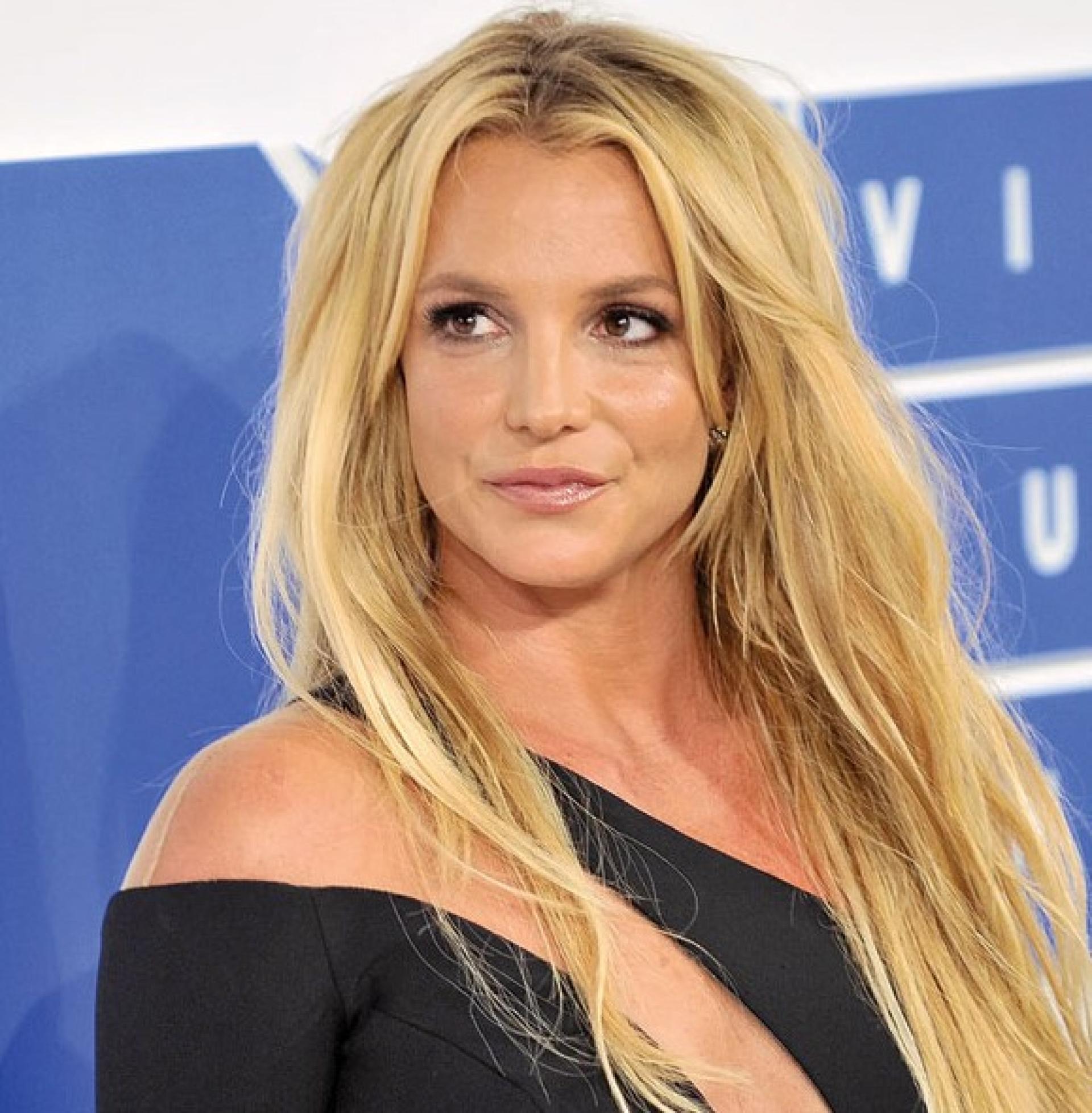 布兰妮这几年话题不间断，毁誉参半。