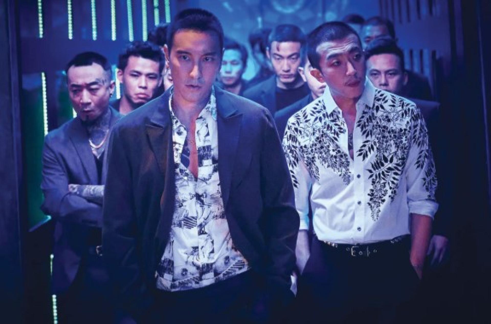 王阳明（前）主演的电影《角头——大桥头》票房极佳。