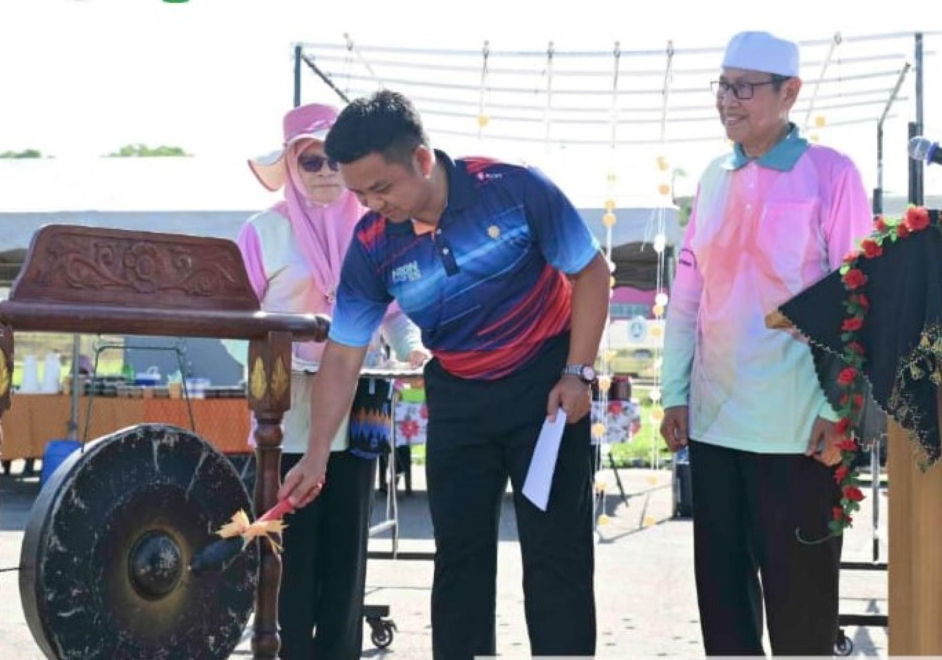 都东县代县长莫哈末索菲安主持“ 2025感恩庆典”推展礼